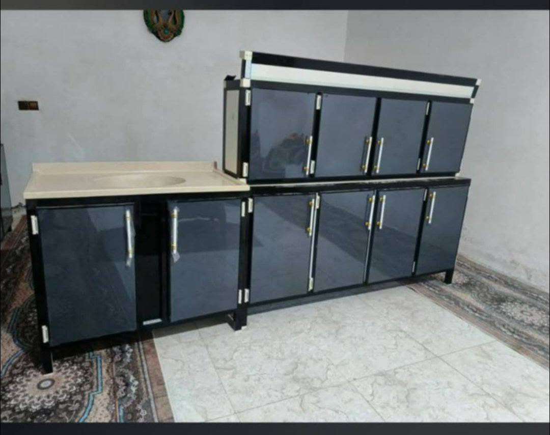 السلام عليكم البيع والشراء كاونترات مستخدم والجديد مكان ناصريه حي الفداء شارع مدارس رقم الهاتف *********** يرهم مراوس مستخدم

