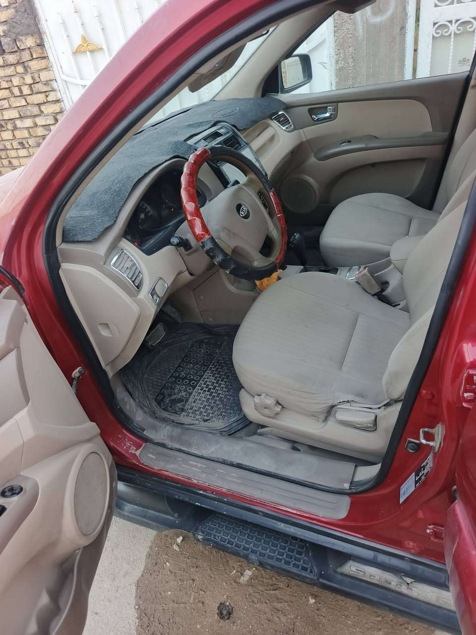 سلام عليكم اسبورتج خليجي ٢٠٠٩كير مكينه نظيفات تخم  تاير حدادية زينة كهرباء شغالة وتبريد معوز غاز وتحويل مباشر السعر 80 المكان بابل الرقم بابل دولي  تحويل مباشر مكفولة متضرر بس بيها صبغ 
رقم الهاتف ***********
