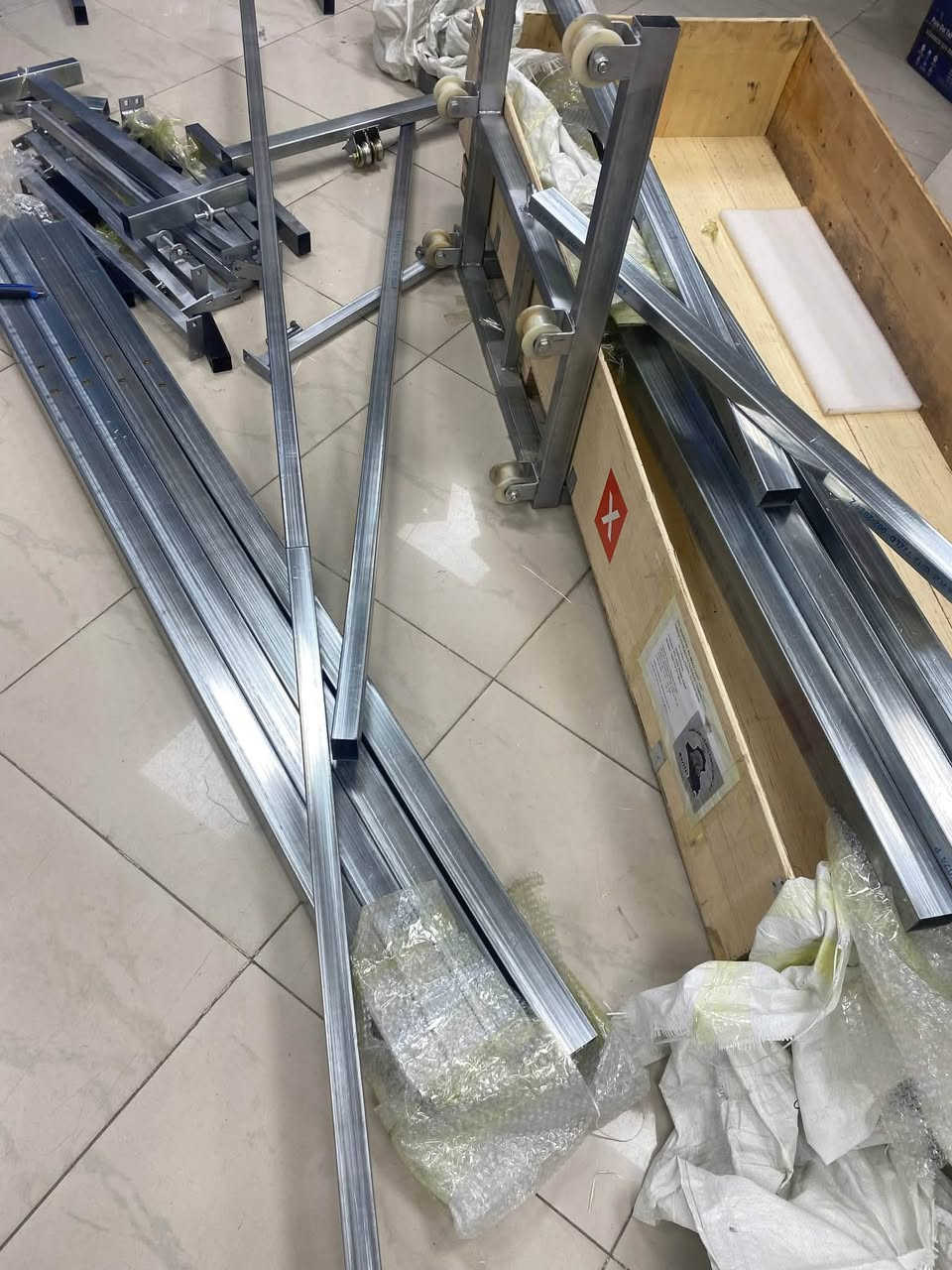 استيراد خاص من مشتل العراق 🇮🇶 الى اصحاب المكاتب والمنصبين للطاقه الشمسيه 
متوفر سلالم طاقه شمسيه لرفع المعدات وبطول 20متر 

موقعنا بغداد شارع الصناعه قرب التكنلوجيه 

للاستفسار اتصل 

م.عـلاء ماجد :
***********
