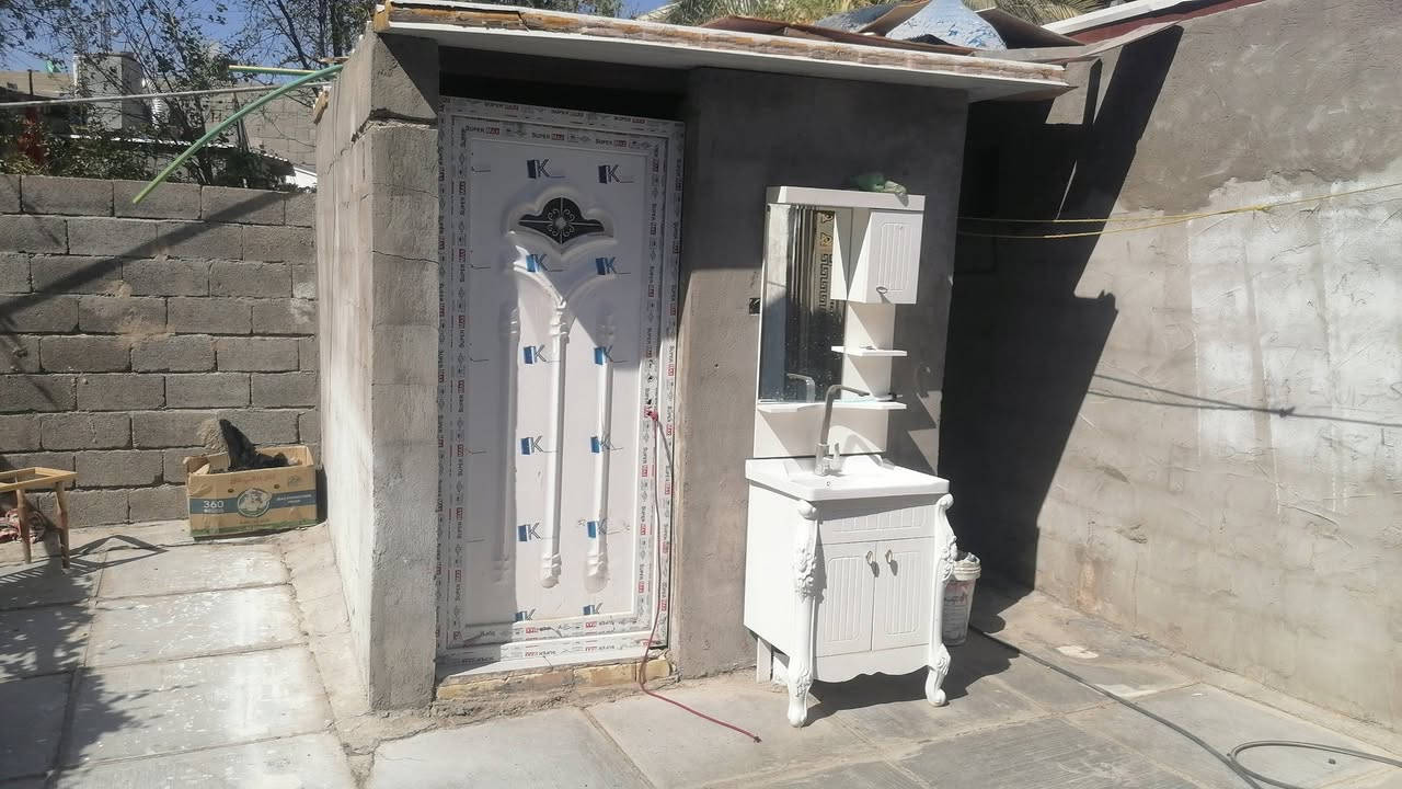 بسبب الوعود الكاذبه اعيد النشر بيت تجاوز 200 مع قطعت ارض بدايت البيت وره شقق فرع الملعب قرب ابو ساره ابو الغسالات ***********
