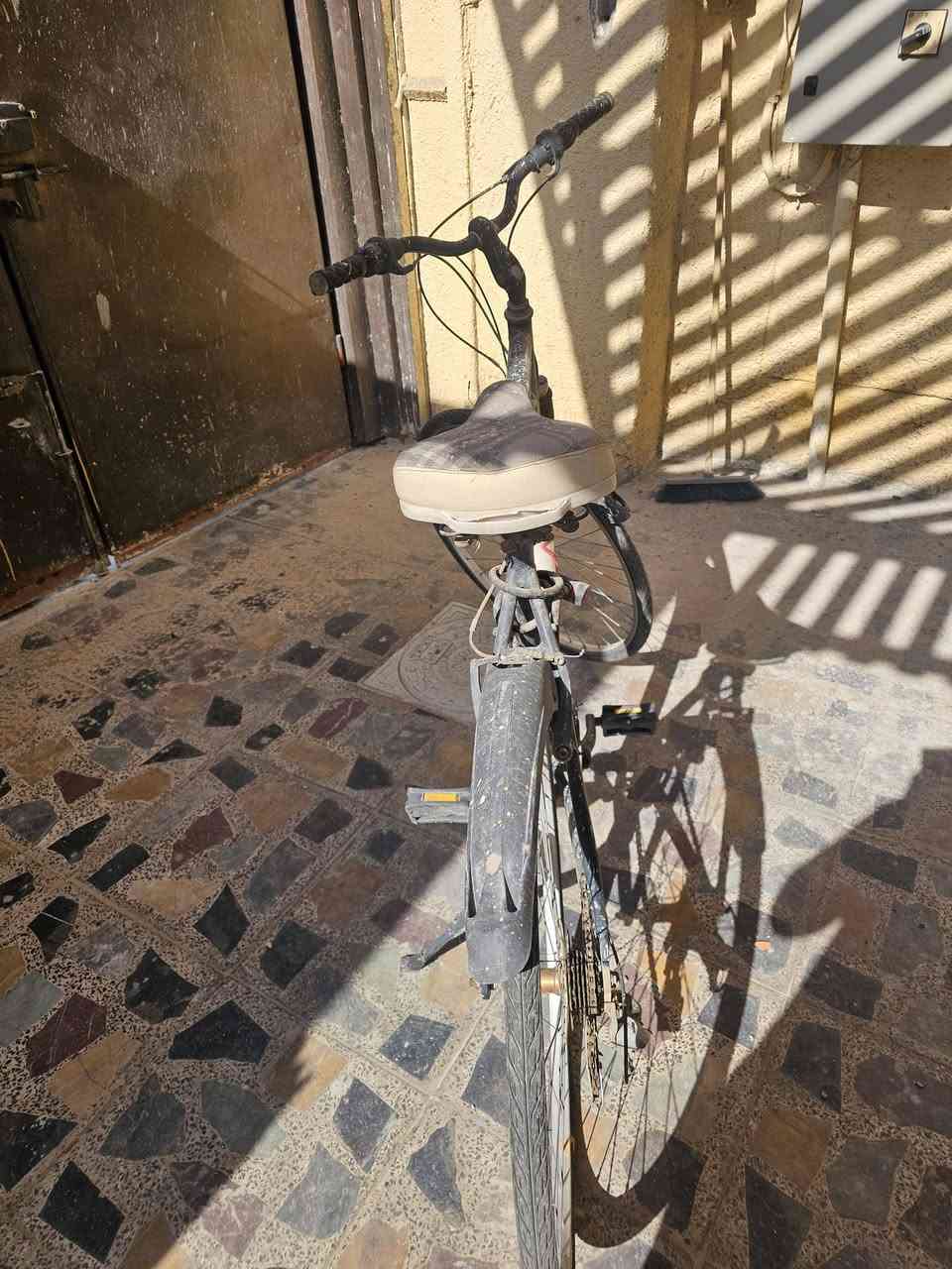 بايسكل سبورت حجم ٢٨ للبيع
العنوان الكاظمية 
الرقم واتس ***********

