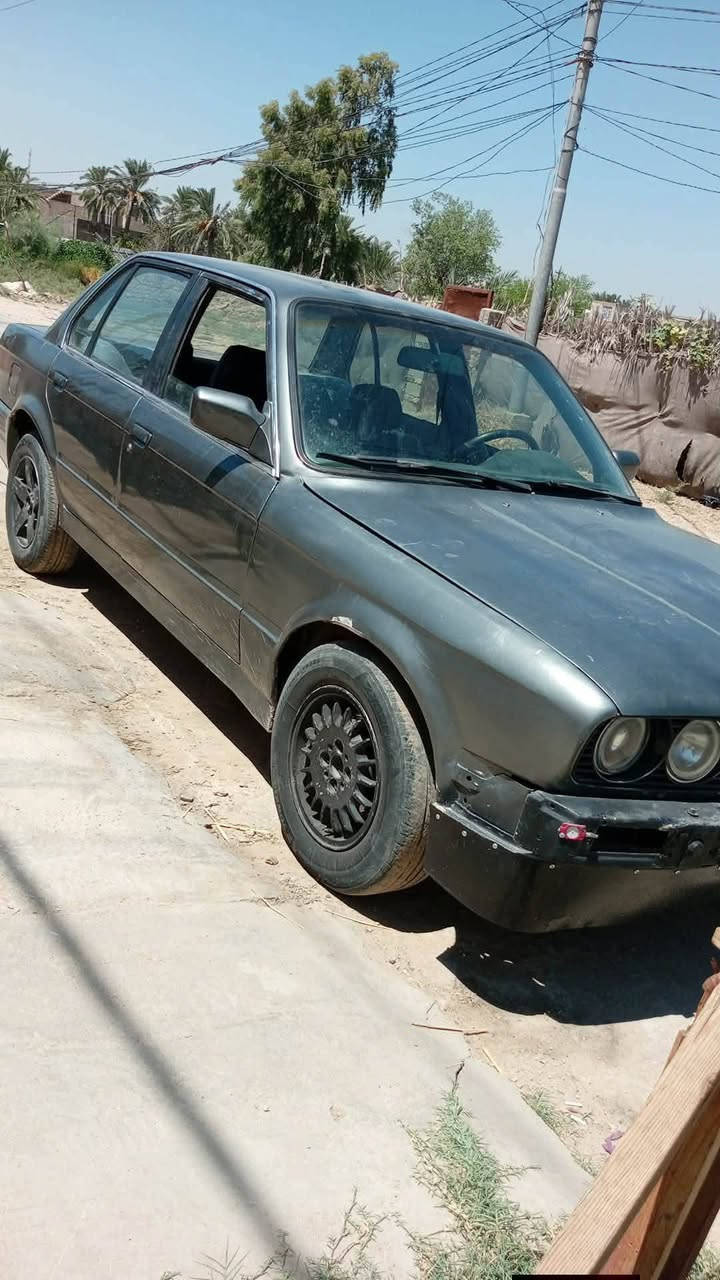 سلام عليكم للبيع بي ام زعره سياره جاهزه خير من الله كير اوتو ومكينه ونجي ناعم جدد سياره عاوزهه ترتيبات فقط ابيع بدون راعي سعره17وبيههةمجال مكاني نجف كوفه ناحية الحريه رقمي للتواصل ‏‪***********‬‏
