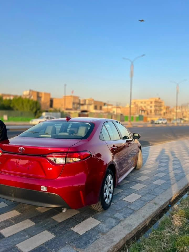 🚨🔥 للبيع | 2024 Toyota Corolla LE 🔥🚨
━━━━━━━━━━━━━━━

🚗 المواصفات الرئيسية:

🔹 السياره بدون صبغ ( كلين تايتل ) 
🔹 سياره حره تترقم جميع المحافظات
🔹 محرك 2.0L اقتصادي وقوي
🔹 ناقل حركة أوتوماتيك CVT
🔹 نظام دفع أمامي FWD
🔹 تشغيل بصمة + دخول ذكي 🔑
🔹 شاشة معلومات وترفيه حديثة 📱
🔹 Apple CarPlay & Android Auto
🔹 كاميرا خلفية عالية الوضوح 📸
🔹 مثبت سرعة 🚘
🔹 تحكم كامل بالدركسون
🔹 بلوتوث + USB
🔹 مكيف ممتاز ثلج ❄️
🔹 زجاج كهربائي كامل
🔹 مرايا كهربائية
🔹 إضاءة LED أمامية وخلفية 💡
🔹 جنوط أصلية أنيقة ✨

━━━━━━━━━━━━━━━

🛡️ أنظمة الأمان والسلامة:

✅ رادار أمامي
✅ نظام التحذير قبل الاصطدام
✅ نظام الكبح التلقائي للطوارئ
✅ المحافظة على المسار
✅ تنبيه الخروج عن المسار
✅ مثبت سرعة ذكي
✅ نظام الثبات الإلكتروني ESC
✅ نظام مانع الانزلاق
✅ ABS مانع انغلاق المكابح
✅ وسائد هوائية متعددة

━━━━━━━━━━━━━━━
📞 للاستفسار :
*********** - ابو جعفر
مكان : بغداد / البلديات
