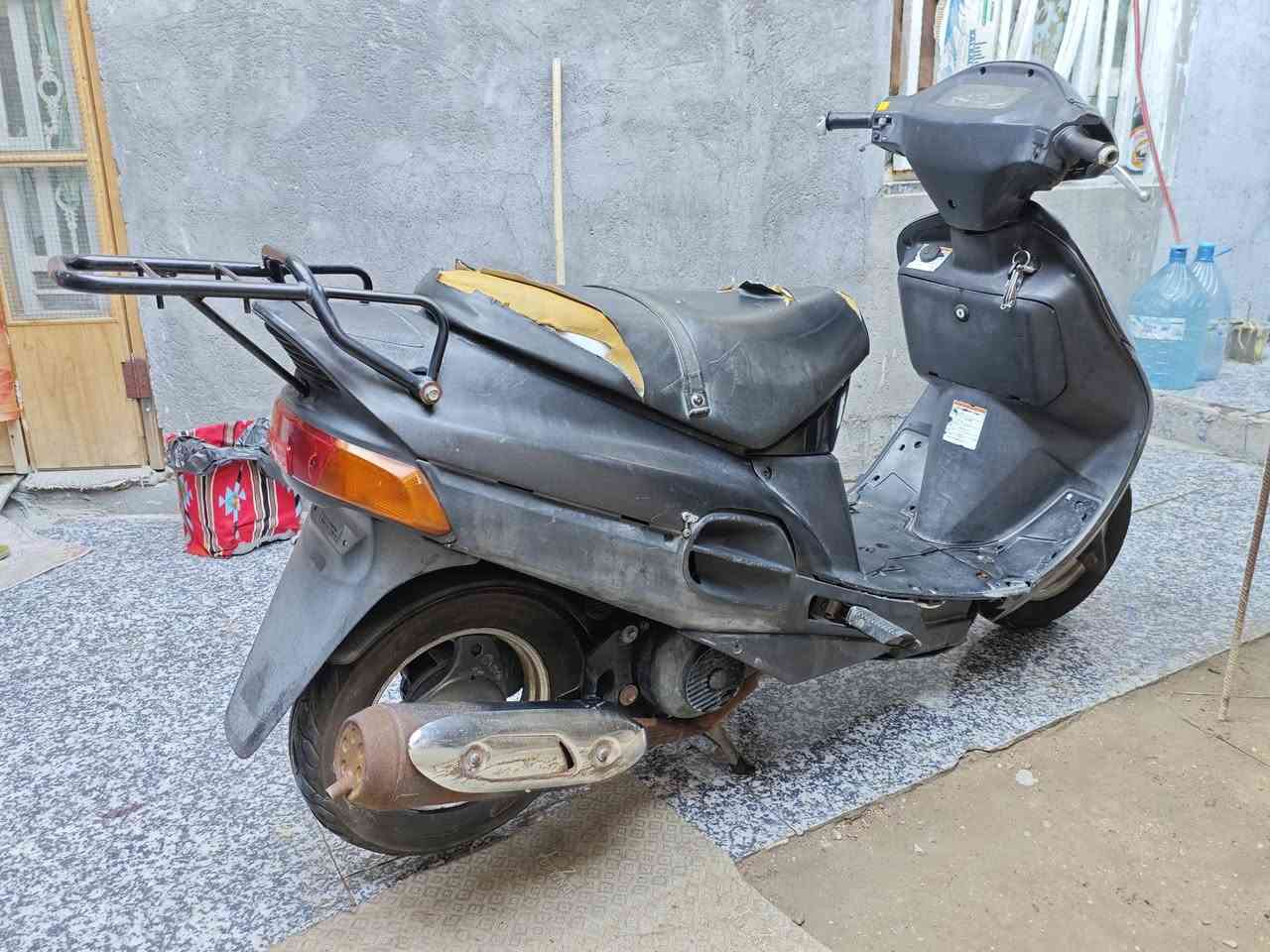 السلام عليكم دراجه سوزوكي فكستار سرعه 100 سلف ما بيها هندر مثل ما جاي تشوف ونها سعر 325 مكاني بصره تنومه بيها مجال شيء قليل يحتاج لها ترتيب قليل رقم الهاتف ***********
