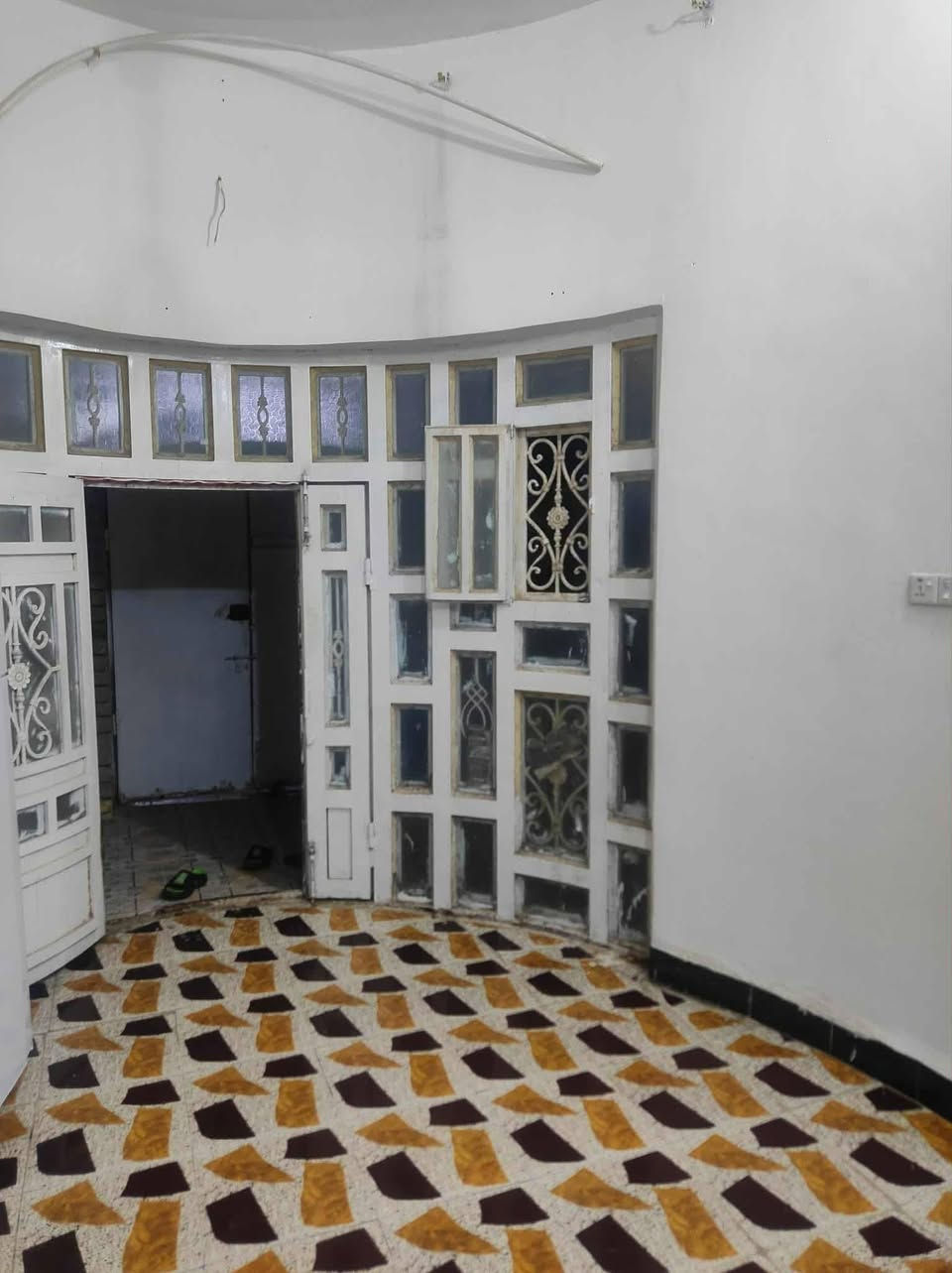 بيت زراعي للبيع 100 متر طابقين.. خنيطلة قرب المولد ماهر 
الطابق الاول بناء طابوك عكاده ساحه ديوانية مطبخ  صاله صحيات داخليه وخارجيه..
 
الطابق الثاني بناء فرمستون عكاده غرفيتن وصاله.. 
السعر 58.. 
*********** واتساب 
البيت يحتوي غرفتين فقط في الطابق الثاني..

نص مكتوب في الصور:
- ١٤:٤٩ ٢٠٢٥/٠٥/٣٠
- ١٤:٠٥ ٢٠٢٥/٠٥/٣٠