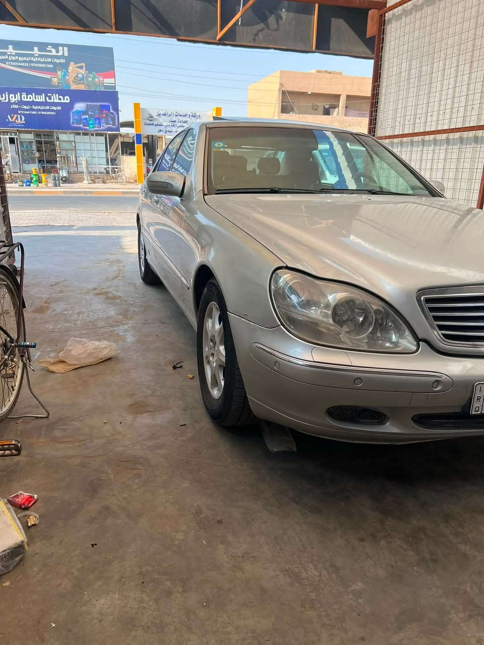 مارسيدس غواصه موديل 2001 حجم 320 سياره بدون ذكر تفاصيل جاهزه من كلشي نقصها جامة السايق ثكيله وبوليش وترتيب بالكشر مصبوغه جماليه بدون ضربه ومكاني الطارميه سعرها 95 وبيها مجال بسيط وخسران بيها والله رقم تلفوني *********** وبي واتساب
