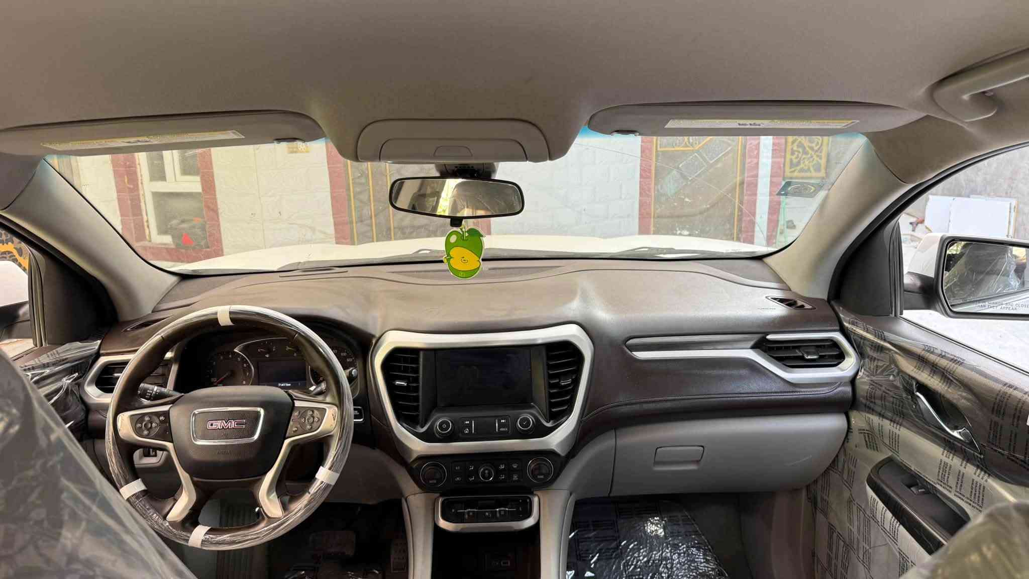 �
🚘 جمسي أكاديا 2023 SLT – 

🔥 فئة SLT ما عدا البانوراما

🇺🇸 وارد أمريكي

📍 رقم كربلاء 

✨ المواصفات:

• بصمة تشغيل + بصمة أبواب

• داخل جلد 

• كراسي كهرباء

• خزن ميموري للكراسي

• كراسي منفصلة

• كشنات تدفئة وتبريد

• جنطة كهربائية

• كير دكمة

• هندبريك كهربائي

• حساسات أمامية وخلفية وكشن

• رادار أمامي + أنظمة قيادة

• أوتو ستار / ستوب

• LED أمامي وخلفي

• شاشة + Apple CarPlay

• نظام صوت وسماعات

• تحكم ستيرن

• كروز كنترول

• 3 قطع تبريد 

• محرك 2000 تيربو

• 7 راكب

📍 الموقع: كربلاء

📞 للاستفسار والمعاينة تواصل معن

***********

سعر 210 بيه مجال
