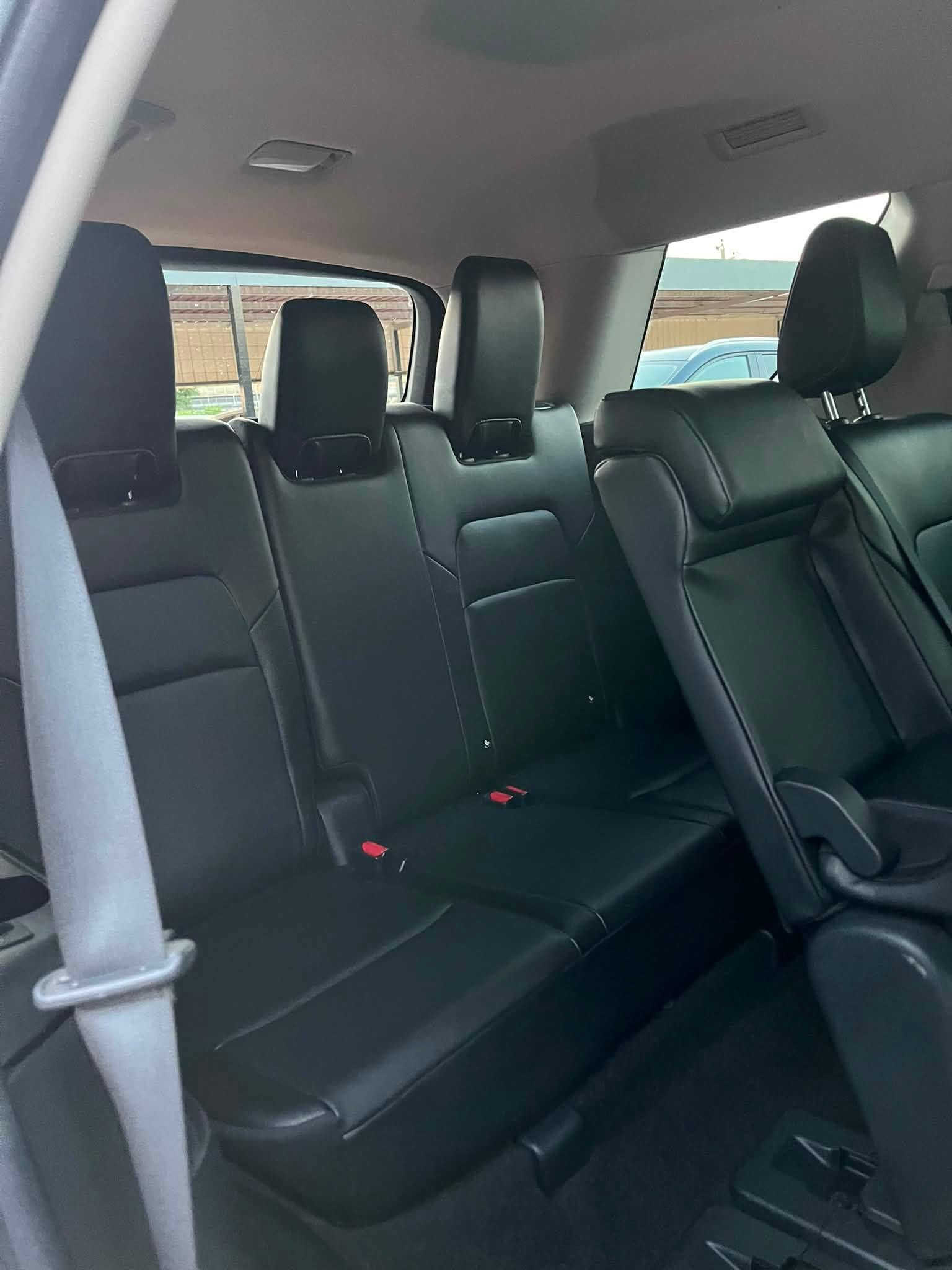 سلام عليكم
Nissan Pathfinder SL 4WD 
2024 
حادث بس دعامي أمامي 
راديتر بلادي مو بدل 
فقط مكانين تعديل بيها 
بدون صبغ و بدون بدل قطع 
مواصفات 
رادار أمامي و خلفي 
حساس خلفي 
٥ كاميرا ٣٦٠ درجة 
شاشة كبير 
كشن كهربائي و تدفئة 
تبريد مركزي باب بردة 
٧ راكب
٧٣ الف ماشي 
كير محرك كهربائي كل بشرط فحس 
بدون نقص 
سيارة رقم كاتي 
سعر ٢٤٧ ورقة 
مكان سليمانية 
***********

نص مكتوب في الصور:
- ***********