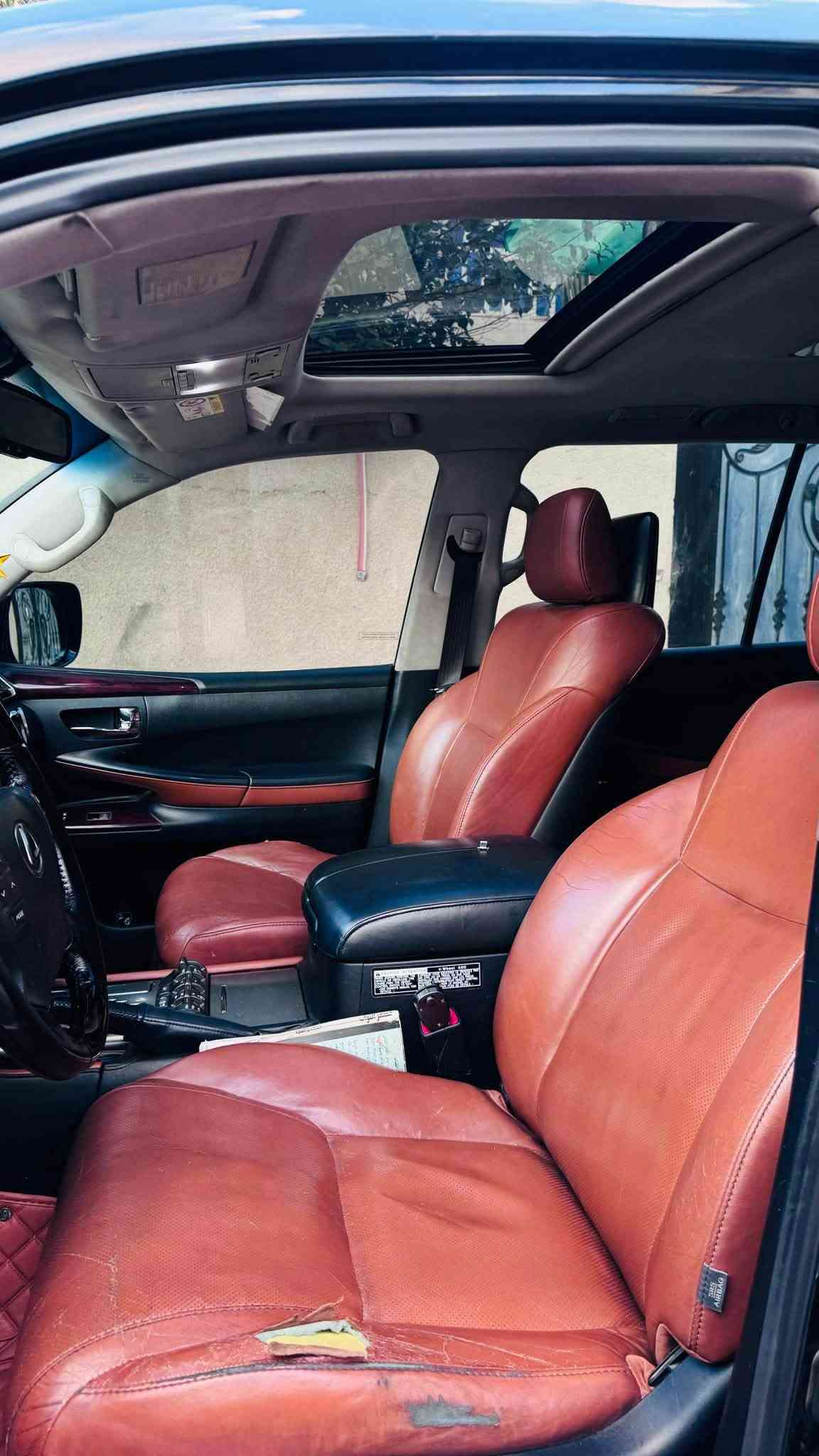 سلام عليكم
لكزس 2015 فول مواصفات 

V8. 570
السياره جديده مانقصها شي باسمي السياره تحويل مباشر عنوان بصره

ماعده ضربه بيها بخشم البنيد ماشيه 230k
 4كامرات
جنطه كهربائيه 
3شاشات بلادي
داخل جلد قيسي بلادي
قول زنون لايت متحرك
كشنات كهربائي
ذاكره كشن ميموري
بعد هواي مواصفات

السعر 370 

الرقم:***********
