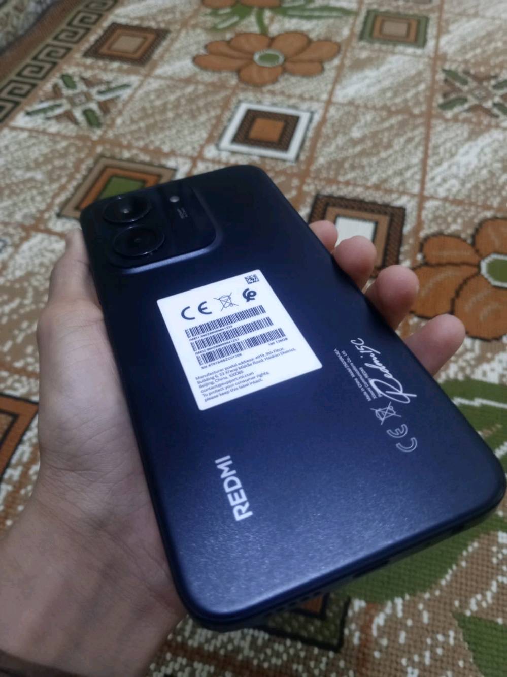 ذاكرة ١٢٨ • بطارية ١٠٠ • نضيف