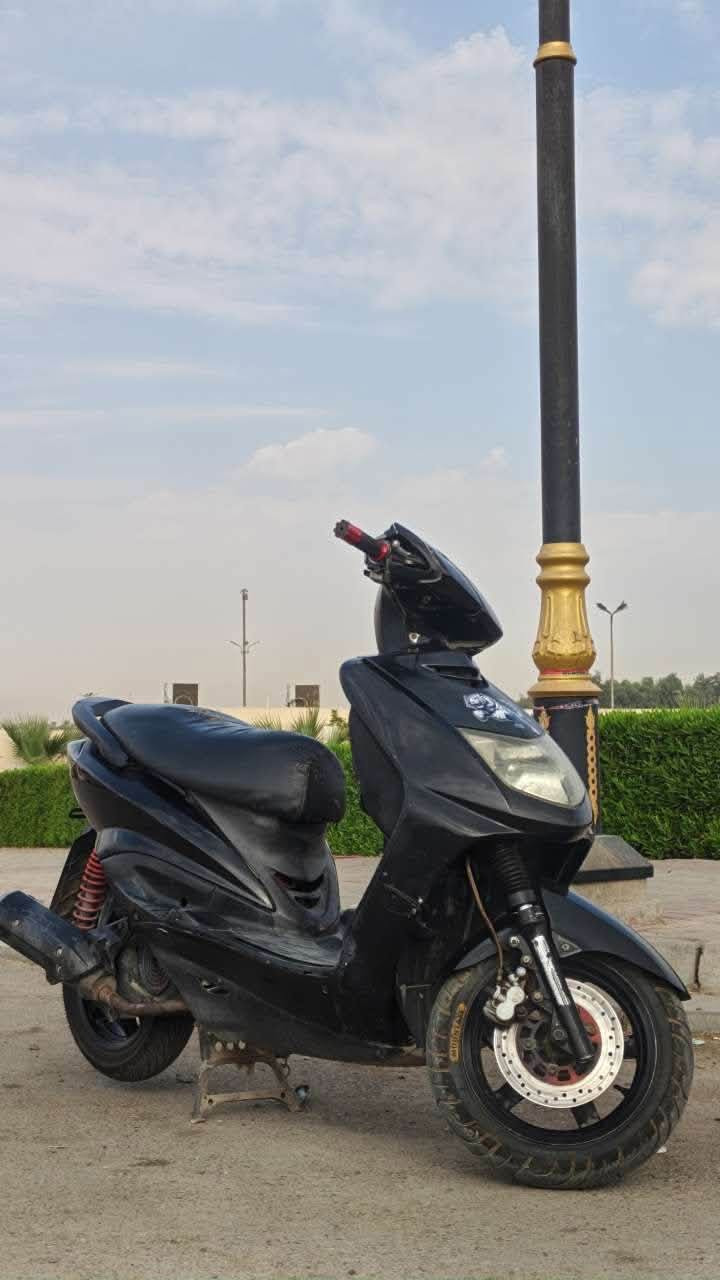 سلام عليكم حبايب سكنس نثيه للبيع او مراوس بفحل الدراجه تخبل شوفت عينك شلعه ومعدل مكينه 58/5 مكينه خرسه متسمع صوته تجي تفحص وتاخذه للاستفسار *********** مكاني كميره جزيره بغداد سياحيه
