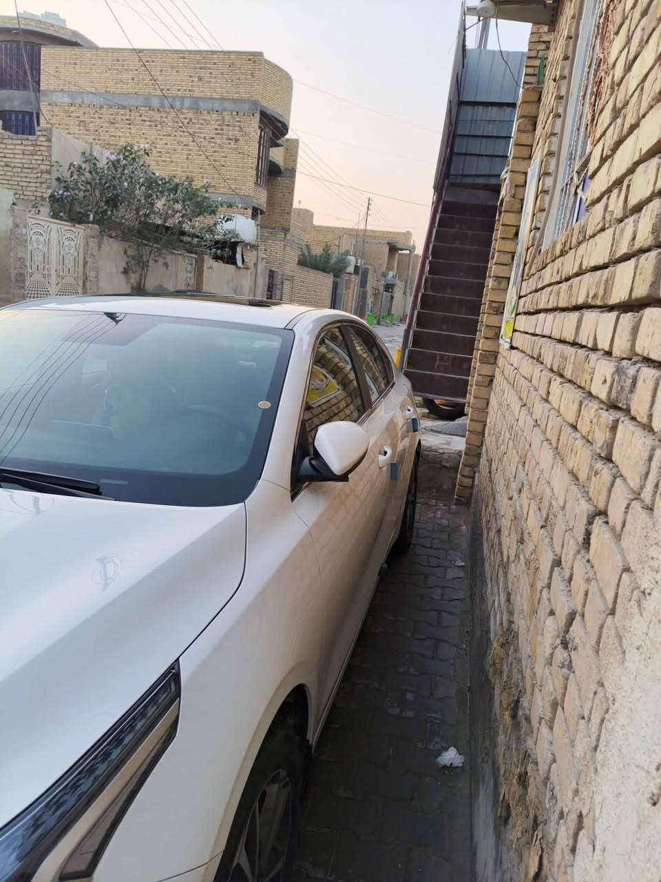 السلام عليكم
سيراتو.  للبيع     23 خليجي

محرك.   1600

فول مواصفات

فتحه سلايت

مري شفط 

تحكم ستيرن. 

حساسات 

ماشيه 31 الف

رقم ذي قار  بااسمي

 

السعر 158 وبيه مجال

ناصريه  حي العسكري

***********
