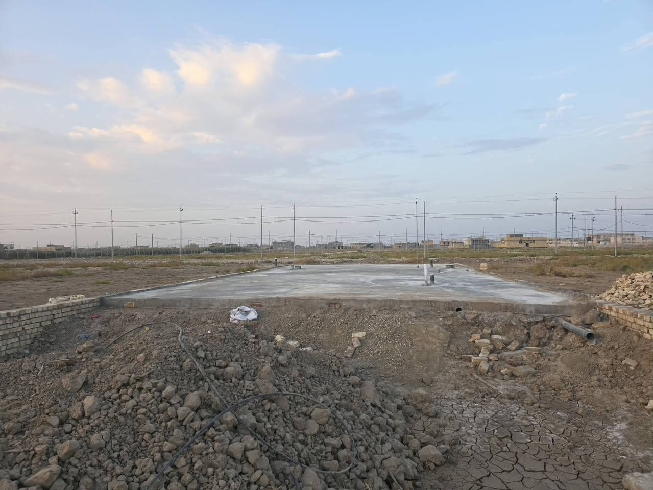 مجمع النفط الاول • ٢٥٠م • جاهزة للبناء