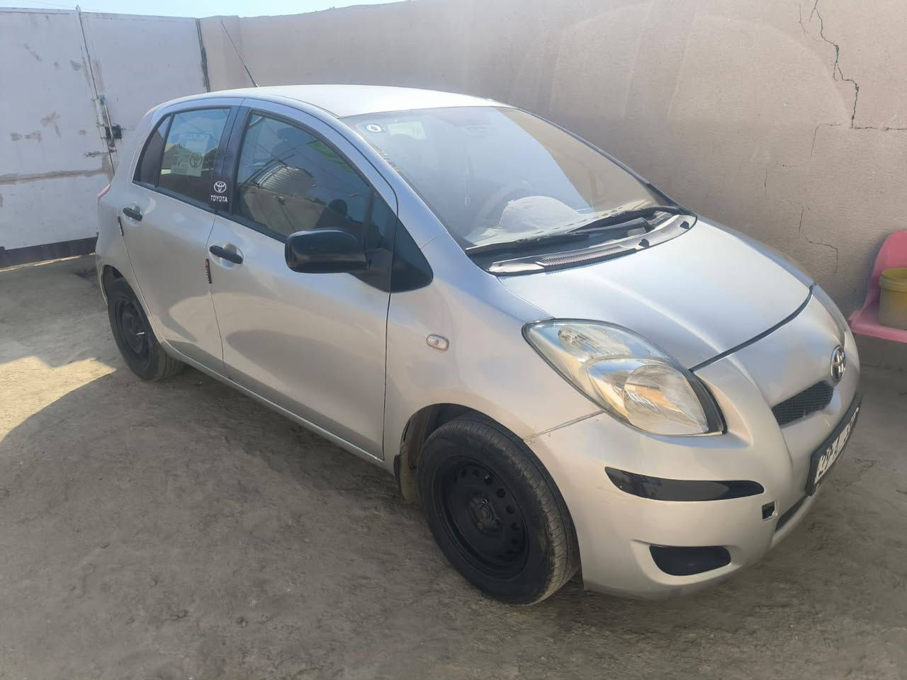 تيوتا يارس آج باگ موديل2007 محرك 1600 كير عادي مصبوغه حزام فقط للجمالية  بيها شاشه وكامرا جديده السياره بأسمي رقمها واسط انگليزي   مكاني كوت حي الحكيم ..  للتواصل ع الرقم ***********
