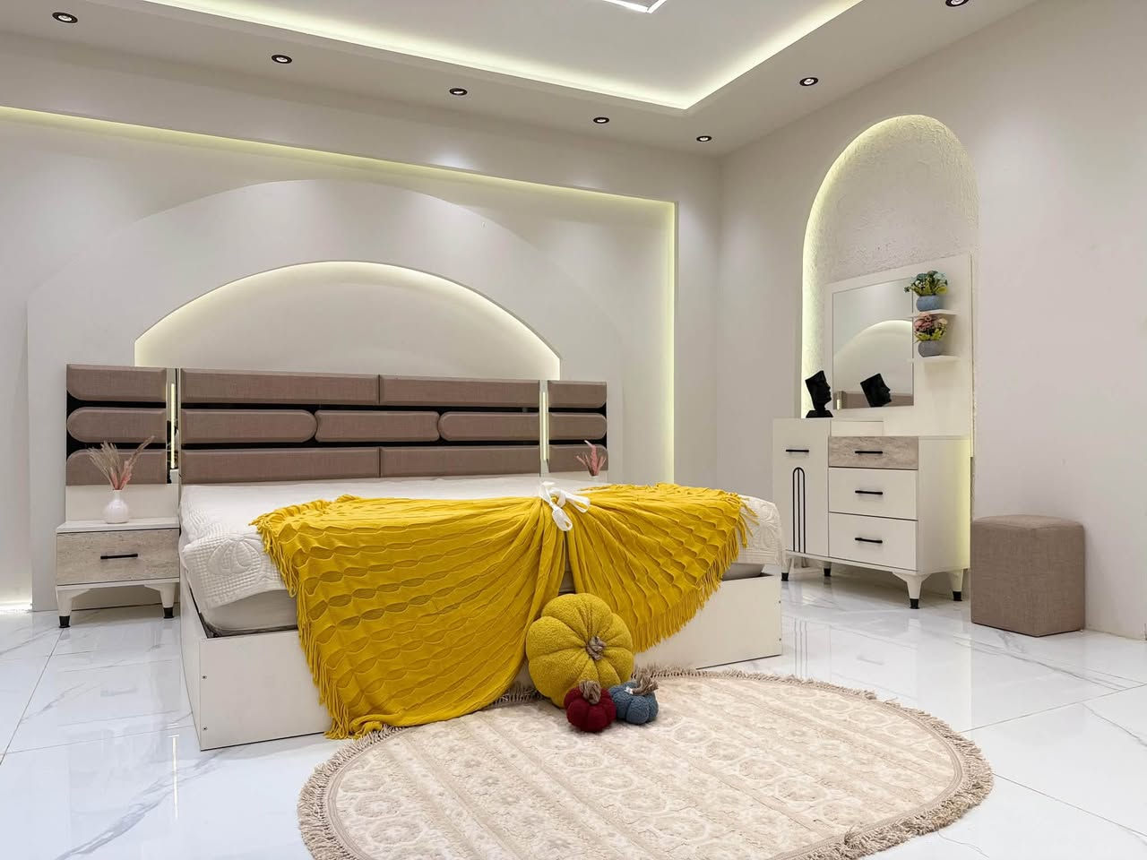 *على بركة الله تم وصول غرف النوم 🚚🛏️*
*موديل هونداي*
✅7قطعه
✅ سرير مخزن 
✅ كنتور وملحق 3متر 
✅ الميز تواليت ضخم 
❇️انارة بل كنتور
✅ شغل ممتاز 
✅ قياسات ضخمه 
❇️كنتور8ابواب ومجرات
❇️انارة بل سرير
❇️جام شفاف

💵💵السعر مليون و 90 الف دينار 💵💵

النقل والتنصيب مجاني🚛🛏️✨
ضمان 10 مرات فتح واعادة تنصيب 👌💫

✨✨يوجد لدينا نظام الاقساط على✨✨
كي كارد الرافدين💳
كي كارد الرشد💳
كي كارد المصرف الاهلي العراقي💳

✨✨يوجد لدينا خدمة توصيل لجميع محافظات العراق🚚📦✨✨

العنوان بابل الاسكندريه مجمع حطين شركه عرش اليقين🏢🚘
☎️*********** ،، ***********
