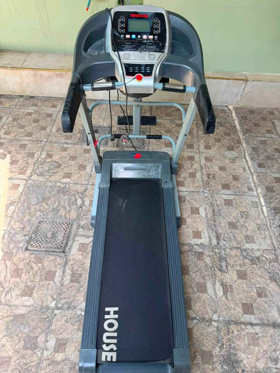 السلام عليكم ، جهاز جري للبيع نوعية House gym نضيف استعمال قليل مابي ضرر السعر 250 الف وبي مجال 
***********
