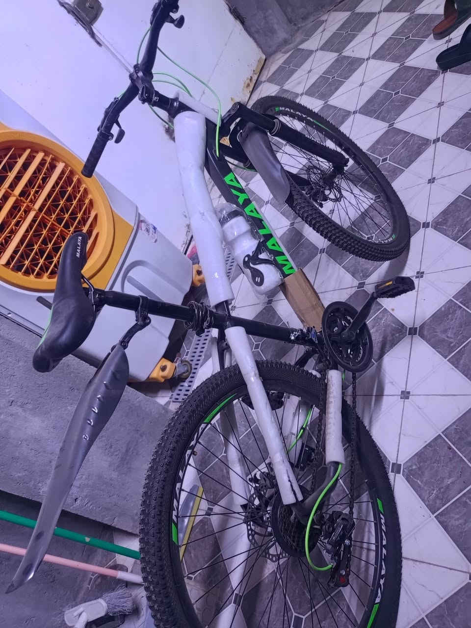 سلام عليكم باسكل جديد جديد بل فلين بعده 
موظحع بل صوره 
سعررر 200 الف بي مجال قليل
مكاني بغداد البياع الشرطة الخامسه 
رقم الهاتف ***********
