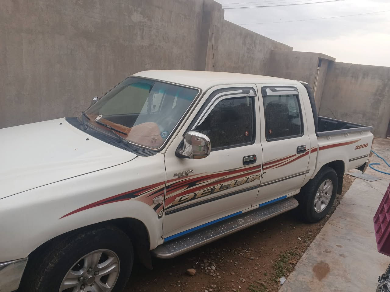 موديل ٢٠١١ • شركة كفيل • ٤ أبواب