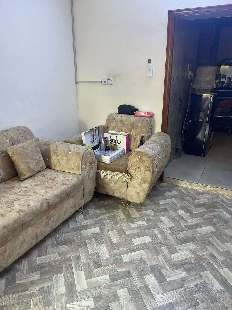بيع تخم عشر مقاعدبحاله جيده
السعر 350 الف
***********
في منطقه الدوره المهديه الثانيه
