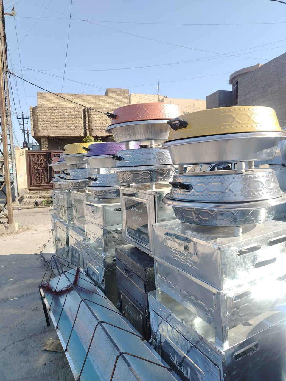 سلام عليكم يتوفر لدينا جميع انواع التنانير الغازيه والكهربائيه والافران وطباخات بكافه الاحجام وبأسعار جدا مناسبه جمله ومفرد للاستفسار مراسله الصفحه او الاتصال على الرقم ***********
