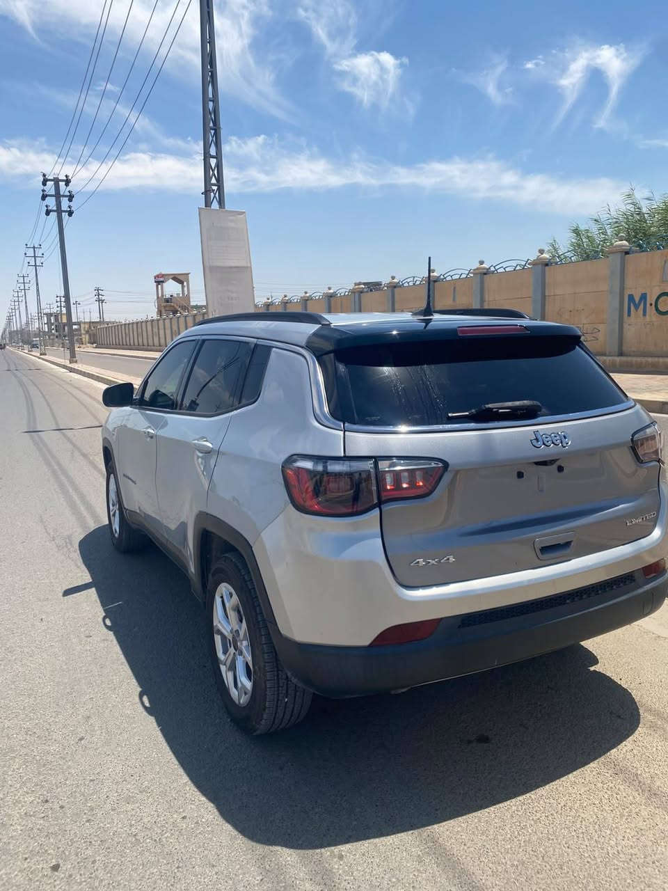 🚘 جيب كومباس 2025 للبيع
لمعرفة السعر علق ب رقم 1 يصلك برساله خاص 

* رقم شهداء ميسان
* عداد: 4,000 ميل فقط
* الحالة: سيارة جديدة، جاهزة للاستخدام
* الضرر: تبديل صندوق كم فقط (موضح بالصور)، بدون إيرباك
سيارة بنية نضيفة كلش واستعمال قليل وسبب 🚨البيع جديدة ع السياقه وخافت تسوق وتركتها
المواصفات:
✅ محرك 2.0L (4 سلندر)
✅ دفع رباعي AWD
✅ رادار أمامي، جانبي وخلفي
✅ تنبيه الخروج عن المسار
✅ كراسي جلد
✅ أوتو ستوب
✅ جنوط 18 إنج مع إطارات بحالة ممتازة
✅ وضعيات قيادة
✅ لايتات LED بالكامل
✅ شاشة تحكم بالإيعازات
✅ تحكم بالستيرن من الجهتين
✅ بصمة أبواب وتشغيل
✅ مع باقي المواصفات الاعتيادية

لمعرفة السعر علق ب رقم 1 يصلك برساله خاص 

📞 للاستفسار: 
***********

