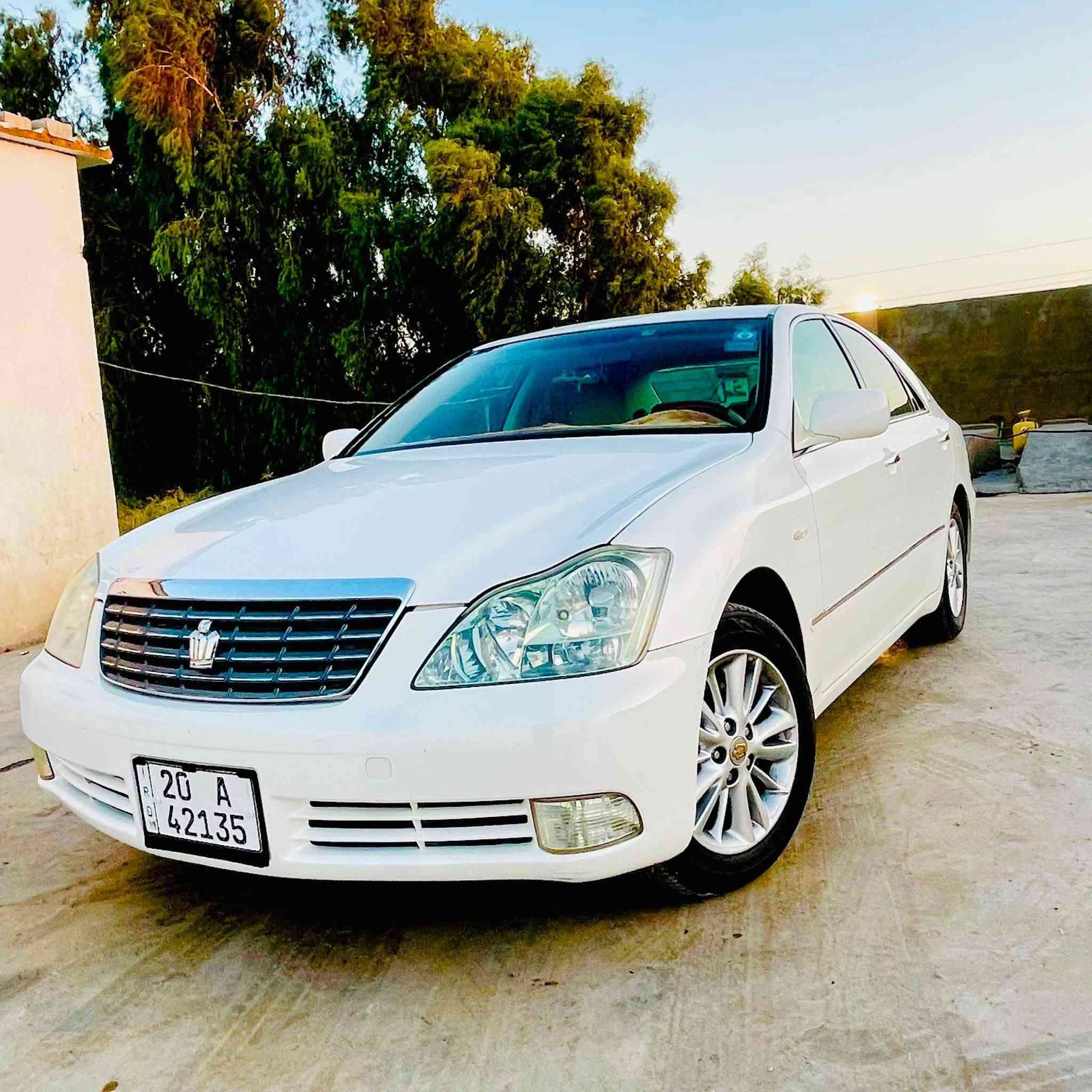بسم الله الرحمن الرحيم
للبيع: شاهينة 2006 (فول مواصفات للأخير)

السيارة جديدة بحالة الشركة بمعنى الكلمة، ومكفولة كفالة عامة من كلشي (شخط، كص، أو عيب).

• فتحة سقف + بصمة.

• كشنات جلد بيجي (تحكم كهرباء) + ديكور صاج.

• محرك وكير بحالة الشركة (برغي ما مفتوح بيهن).

• صدر السيارة كله مال الشركة + تايرات جديدة.

• ماشية 140 ألف كم فقط (السبير لحد الآن ما نازل).

• سيارة أصولية وباسمي.

• رقم ديالى (سنوية وأرقام جديدة).

السعر: 146 ورقة (وبي مجال بسيط).

الموقع: ديالى - بعقوبة - كنعان.

للتواصل والاتصال: ***********

(بالخير والبركة على الي ياخذها سيارة نظيفة جداً)
