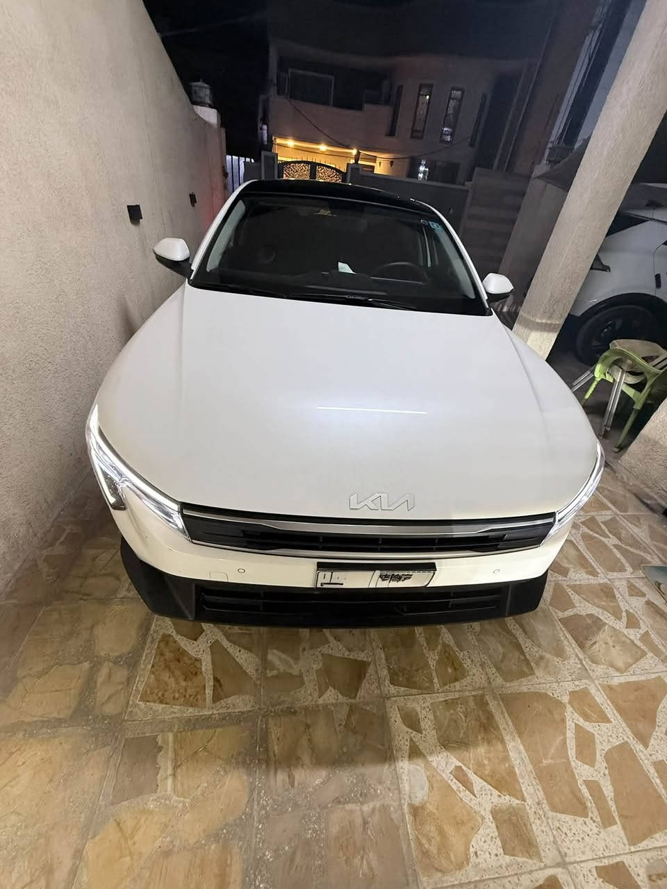 السلام عليكم 
KIA k4 2025 VIP
ضمان وكالة NIM بعدها بلضمان 
4 سنوان او 100,000 كيلو
السيارع ماشيه ٨٠٠٠ وشي قليل قابل للزياده
( استخدام دوام فقط )
مكان السياره ( بغداد / الدورة )
كشنات جلد 
ويل حجم 17
وعليها دوشمه من النواب دوشمه ( هشام ) 
ارضيه جلد
محرك ٢٠٠٠ دوش فول اقتصادي ومتان
رقم بغداد بأسمي تحويل ثاني يوم
لونها ابيض صدفي
داخل زيتوني
كشنات جلد
قطعتين تبريد 
حساسات امامي خلفي
كاميرا خلفية 
كرسي السائق كهرباء
ثلاث وضعيات قياده
تحكمات ستيرن جهتين 
شاشه متصله 
اناره داخليه ( بلادي مو عمل ) 
سبير بعده مطاخ الكاع 
وهواي مواصفات ثانيه 
مكفولة من البارد والضربه والصبغ والبي دي ار وهاي الامور 
السيارع خير من الله مابيها ربع دينار مصرف
للتواصل متواجد فقط على الرقم والواتساب
غير متواجد على الماسنجر 
***********
