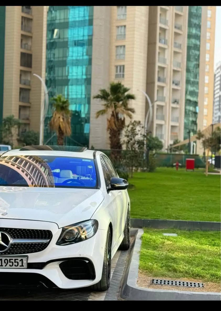 مارسيدس بنز الفئة E300 موديل 2017 للبيع او مراوس
رقم دهوك 
لون الداخل عسلي المميز 
5 وضعيات قيادة
(eco.comfort.sport.sport+.Individual
شاشة ديجتل متصله 4 اشكال متغيرة
كامرة 360 درجة
المسافة المقطوعة 147 كيلومتر
حجم المحرك 2000 تيربو 
كت AMG بلادي
أوتو بارك 
أوتو هولد
هند بريك بصمة
رادار متعدد عدد (5)
حساس امامي
حساس خلفي
مري قلاب
صندوق ذكي +كهرباء
دبل ماوس (تحكم)
تحكمات لمس شاشه + ماوس + ستيرن
كشنات تدفئة
كشنات كهرباء 
خزن ميموري 3 وضعيات
أنارة داخلية أكثر من (64)لون متغير وثابت
اكسل خلفي 
 مواصفات كلش اهواية وهواي تفاصيل بيها
سنوية وهزه كله جديد 
دهوك تحويل مباشر 

صبغ (مكان الرقم فقط)
السونار مرفق 

السعر 200 ورقة وبيه مجال
مكان السياره صلاح الدين / بيجي 

***********
***********
