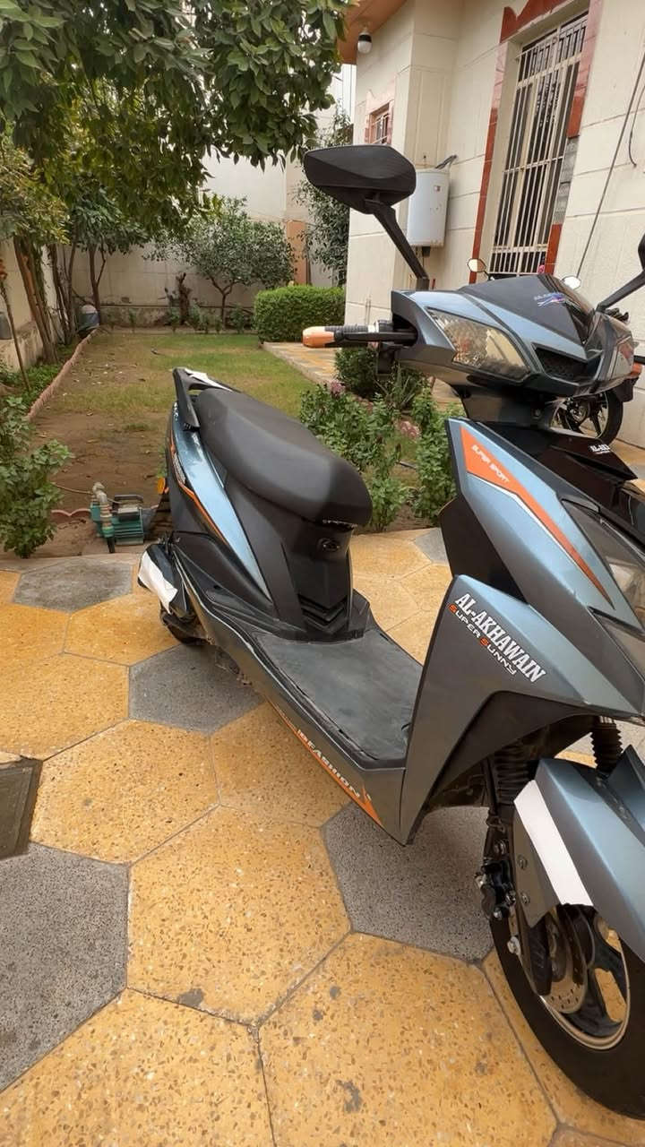 شحن • ٥ بطاريات • مابي نقص