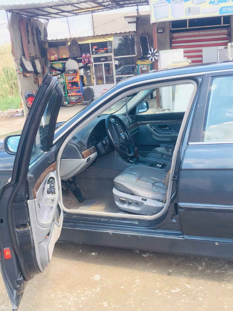 bmw كاسحه موديل ١٩٩٨ محدث ٢٠٠٠

 اصل ٧٣٥ مكينه ٤٤ داينمو مي ٨ سلندر
 فول مواصفات
 دبل جام فتحه بالسقف
جنطه شفط
بردات بلاديه
تبريد قطعتين
شاشه قلاب
كشنات كهرباء
رقم سليمانيه دولي بإسم صديقي
بيها نواقص بسيطه ابيع عله هذا الوضع
سعرها ٦٠ و بيها مجال للشراي
مكاني بابل محاويل
للتواصل *********** واتس اب
