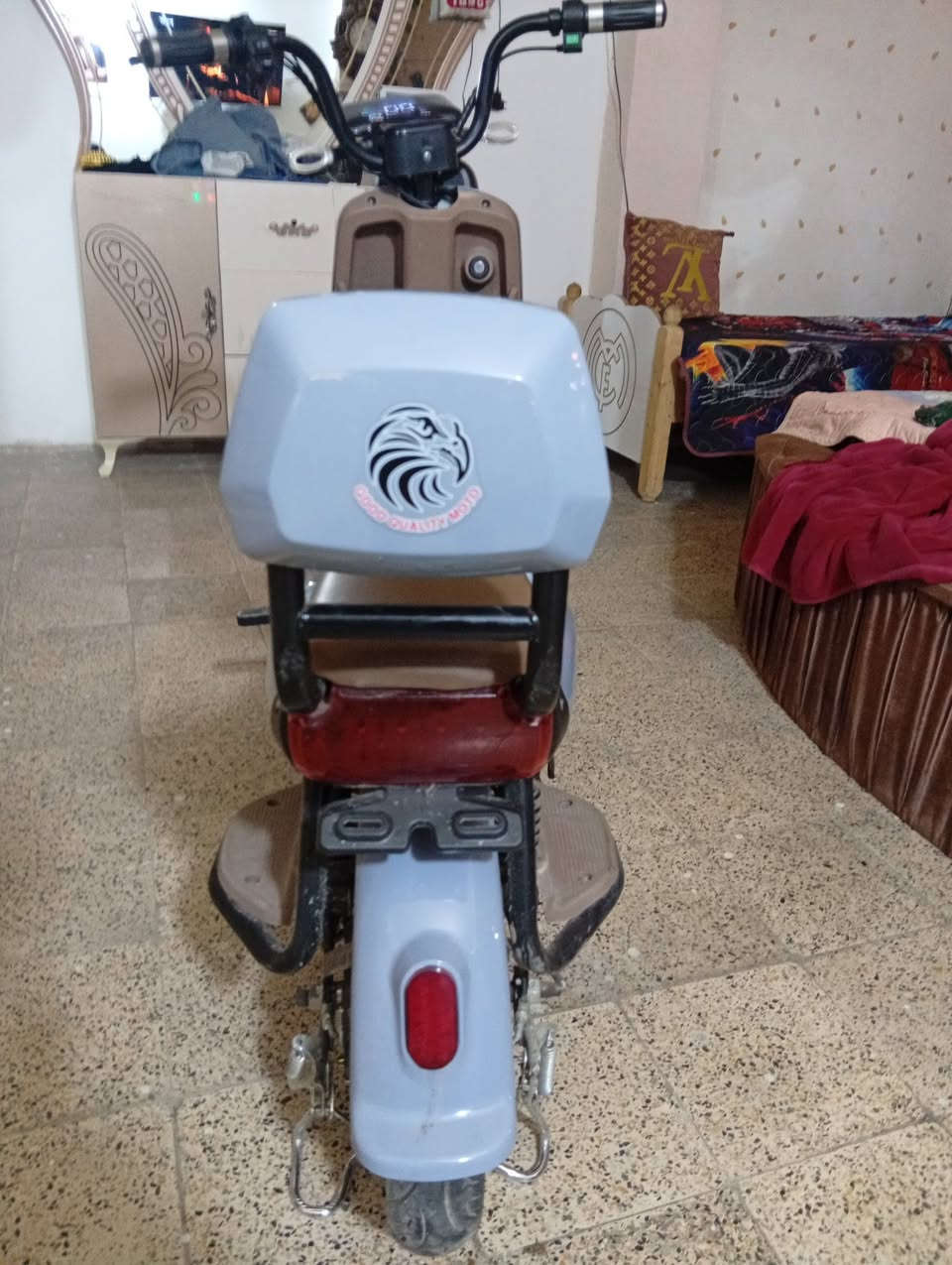 سلام عليكم دراجه شحن صقر للبيع مضروبه سعر 350 وبيه مجال 
***********

