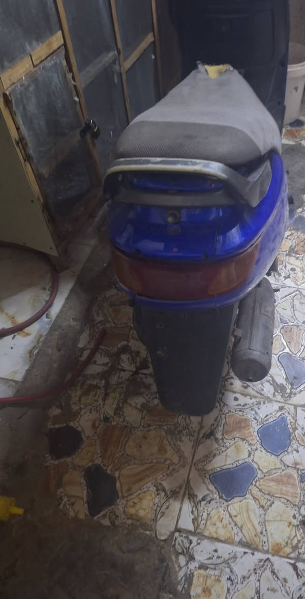 سلام عليك دراجه فراشه ياباني مكينه مفتوحه مكينه حلوه وناعمه كلجات وقايش جدد دراجه حلوه شلعه ومعدل ضفيره جديده يرادلهه بس باتري تايرات جدد حلوه دراجه ما نقصهه اي شي 
مراوس راوس عادي 
الرقم *********** واتس وشريحه 
السعر 400وبيهه مجال 
العنوان بصره مسل كاظم
