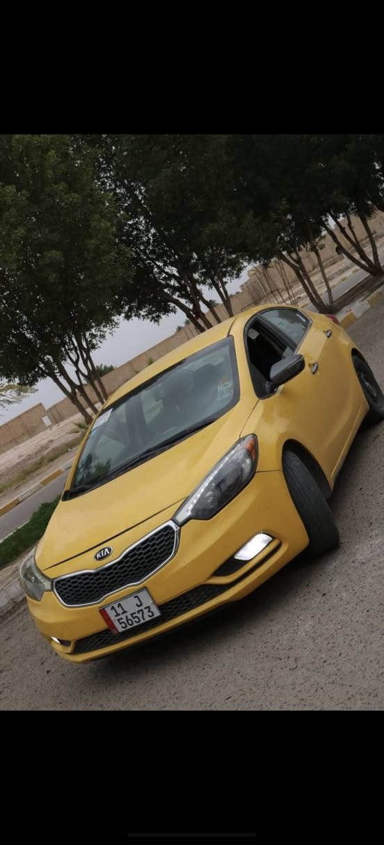 السلام عليكم
كيا فورتي 
خادث خلفي 
مكينه800 1. Gdi
موديل 2014 
ماشيه 190 ميل 
سياره دواخل نضيفه 100 بالميه 
مكينه مبدله شاظله جديده والصور عندي 
كير  شواصي لغود كفاله عامه 
السياره اجره رقم بغداد باسمي تحويل ثاني يوم 
سياره عليه منضومه غاز 
كامله مكمله اي نقص مابيه السياره 
تاخذه للشغل ترايك للبصره 
شلعه بطناش 
نضام ايكو 
مانع تزحلق 
اناره داخليه ليد 
تحكم باناره الداشبورد 
عليه عدسات ب400 دولار ناصي عالي مالدولي 
هورن بوش 
٫ نقص كمبريسر فقط 
السعر 88 
للاسفسار
***********
