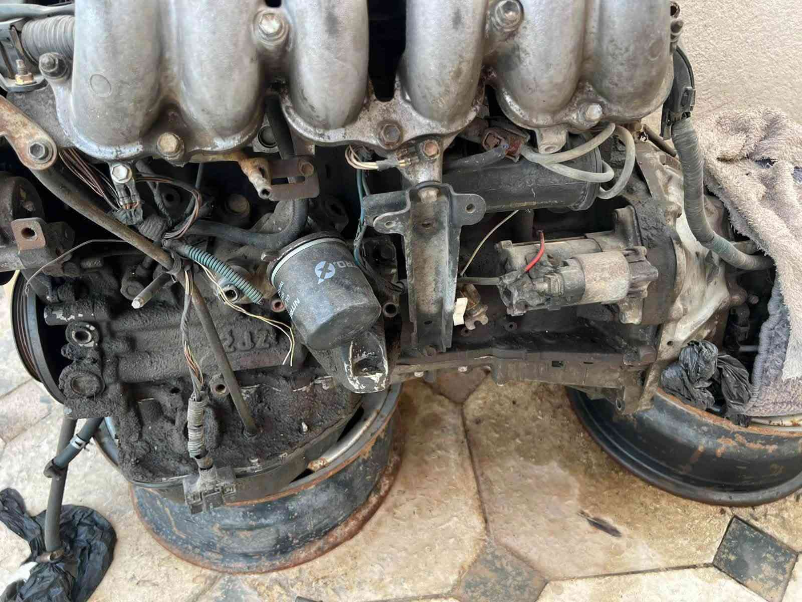 محرك وكير 3000 مع تفرعاته
ضفيره وعقل كامل
الكير جديد والمحرك بي صوت خفييف
السعر 12 ورقه
العنوان: البصره حمدان البز
هاتف: ‭***********‬
