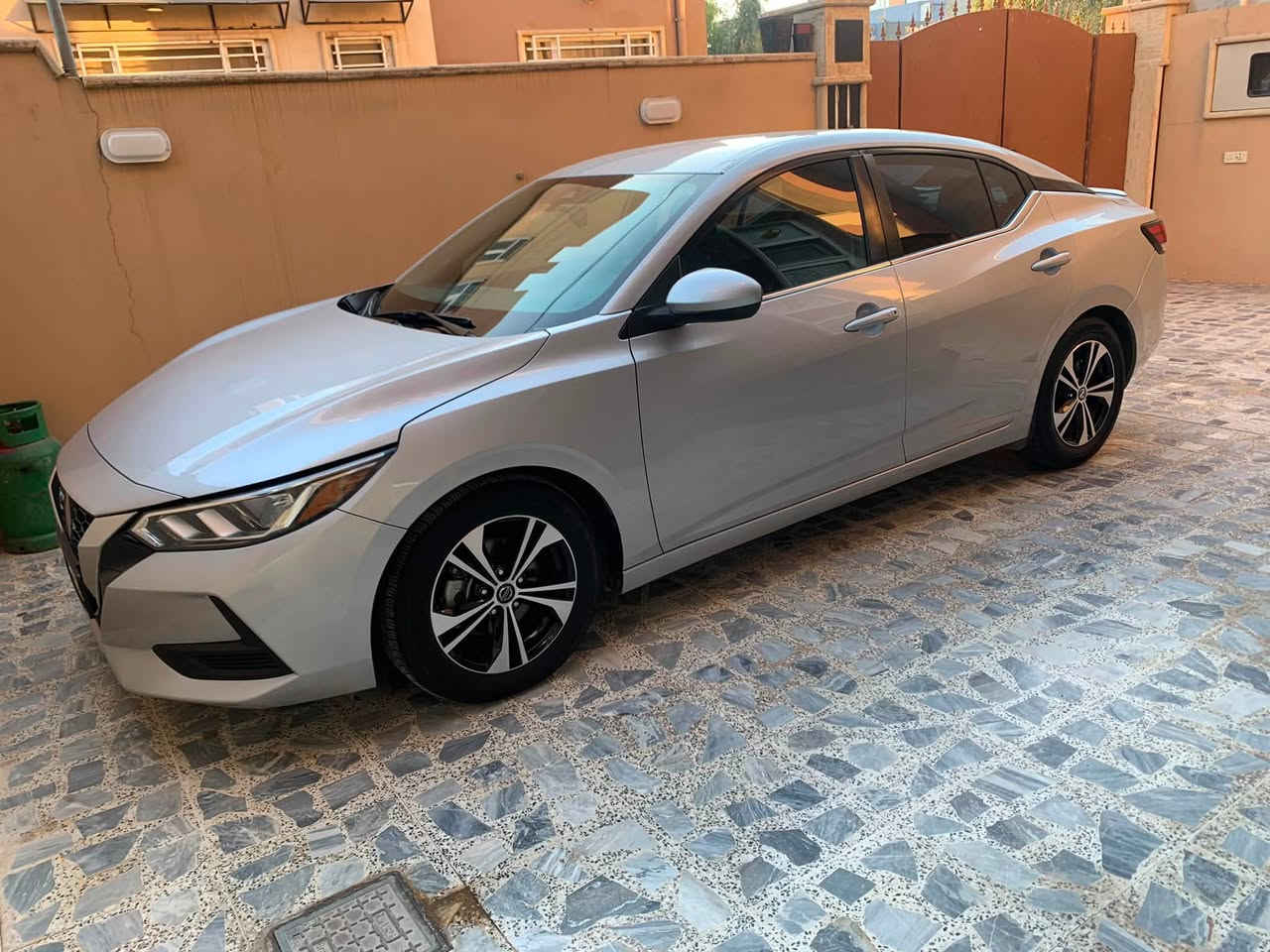 سنترا 21 وراد كندي مواصفات sv ضرر جماملغ خلفي وقبغ صندوك مبدل نفس اللون فقط ماشية 58الف مايل مكينة كير شرط السيارة بسمي تحويل مباشر 
للستفسار ***********  بي واتساب 
الخاص مفتوح
