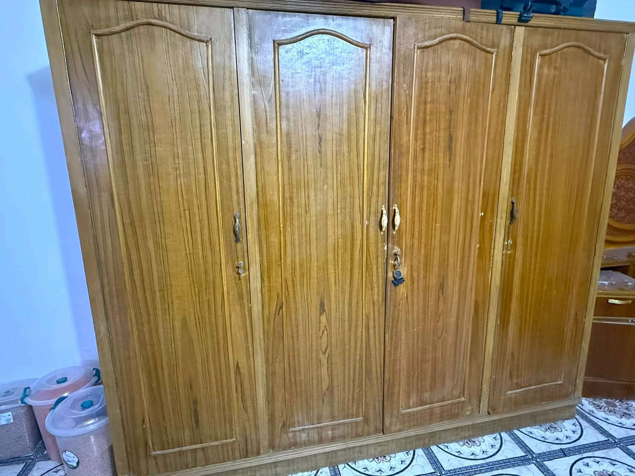 السلام عليكم للبيع غرفة شراي يتصل ***********
