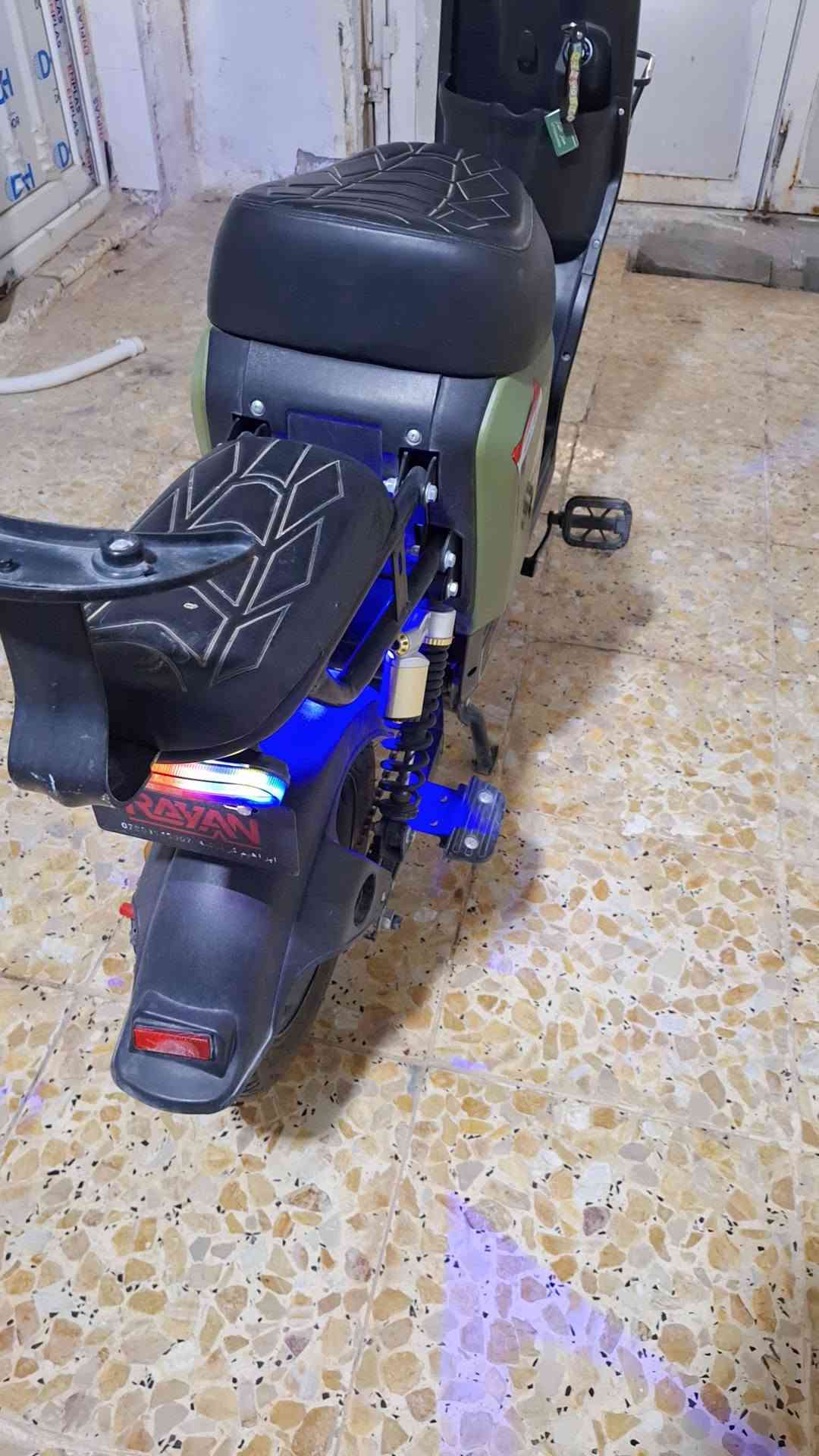 دراجة شحن • بطارية نص عمر • ٥ بطاريات R8