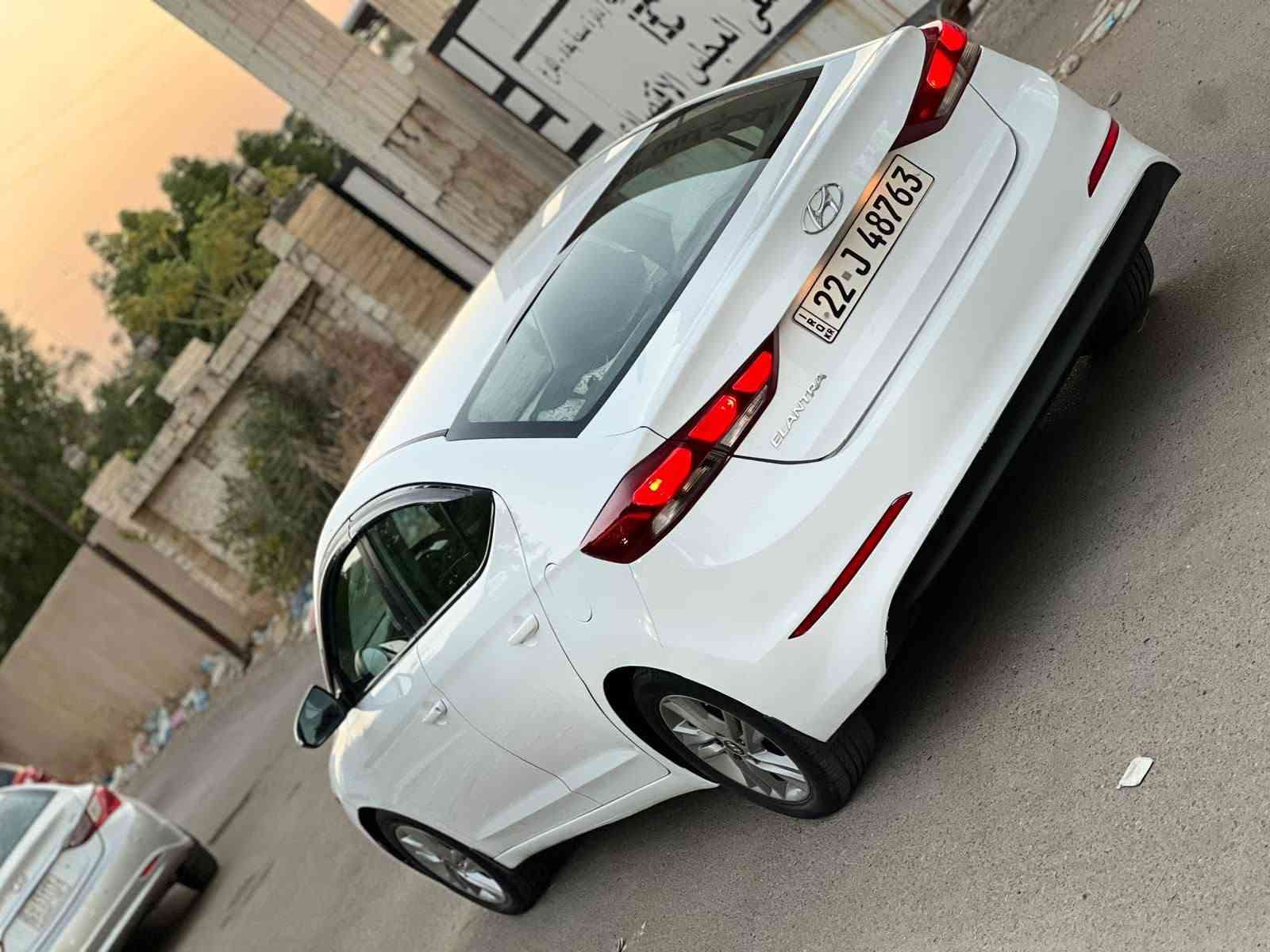 السلام عليكم
النترا ٢٠١٧ وارد خليجي سياره حلوه وجاهزه بيها صفحة صدر ول بنيد صبغ سياره جاهزه عله اخر شي 
مكينه وكير وحداديه وتبريد كفاله
مواصفات عاديه 
فول تحكمات داخل بيجي لد امامي تبريد قطعتين ماشيه ٩٩ كيلو مكينه ١٦٠٠ دوش 
سعر ٩٧ وبيها مجال 
مكان السياره الكراده 
للستفسار   ***********
