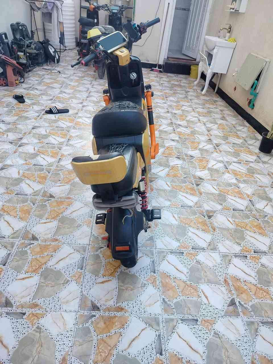 السلام عليكم البيع دراجه شحن اكس 900النوان أبو الخصيب حمدان ***********السعر350
