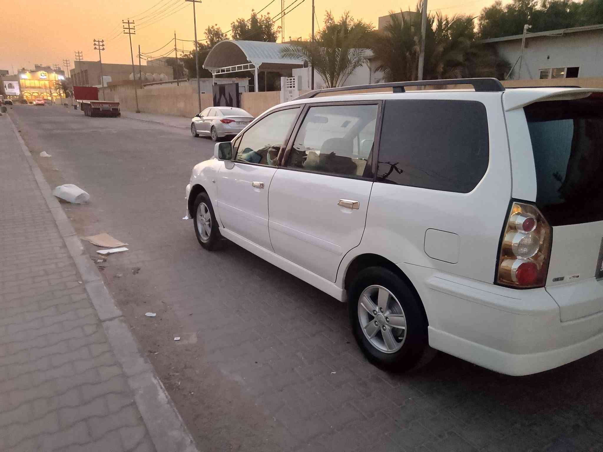 مسيبوشي موديل 2009 سبعه راكب سياره جديده تبريد ثلج مكينه كير حداديه كلا مري شفط كشنات سياحي من فصل شاشه كامري حساسات خلفيه وأمامي السياره فول وجديده ياباني اصل السعر 62 سياره مال جنيات التصال***********
