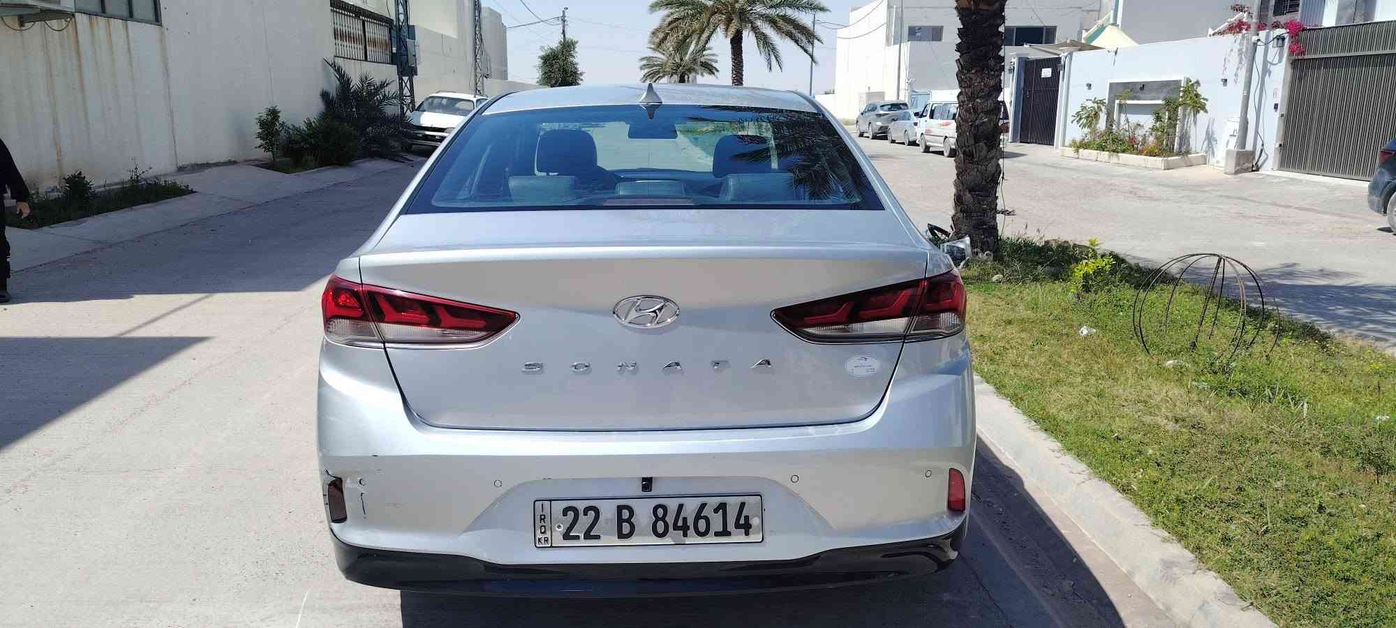 سوناتا كوري مديل  2021
كفاله عامه رقم اربيل تحويل او وكاله   
ماشيه90الف  كيلو  
مكينه  دوش بانزين وبيه منضومه غاز بلاد بس ملغيه 
مكان السياره النجف الاشرف 

السعر170 وبيه  مجال بسيط 
*********** وتساب النجف, العراق
