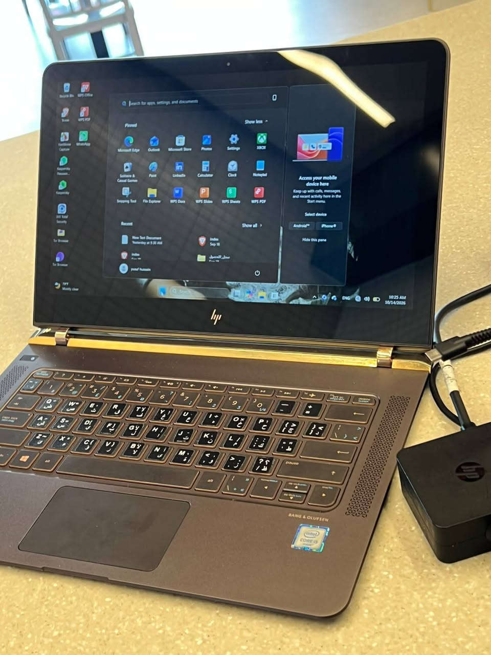 HP Spectre 13 • i7-6500U • 512GB SSD