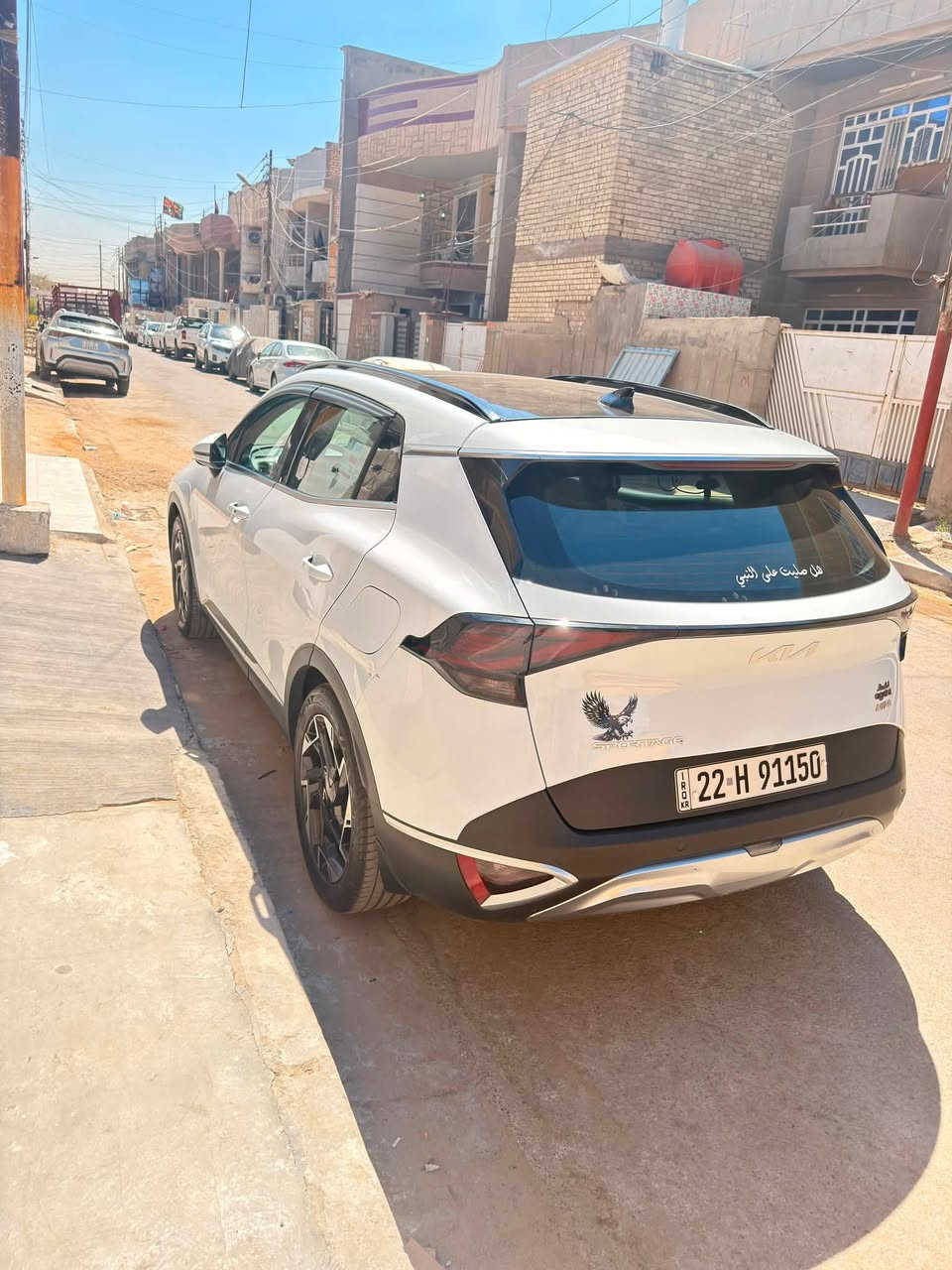 لبيع كيا سبورتاج 2024 مواصفات GT Line فل مواصفات 1/1

وكالة أكدال
رقم أربيل — السيارة باسمي وتحويل مباشر
محرك 2000 دوش المرغوب
الممشى: 49,500 كم قابل للزيادة
السيارة داخل الضمان وجميع تبديلات الدهن بالوكالة وموثقة بدفتر الصيانة.

ملاحظة: بيها طختين صغار موضحات بالصور بكل وضوح.

أبرز المواصفات:

* 6 إيرباك + أنظمة أمان كاملة
* بانوراما على طول السقف
* رادار جانبي + تنبيه صوتي
* حساسات أمامية وخلفية + كاميرا خلفية دوارة
* مرايات شفط وإشارات + تنبيه صوتي عند اقتراب سيارة
* سويج بصمة + بصمة على الأبواب + تشغيل عن بُعد
* فول تحكم ستيرن + تدفئة + شفتات رياضية
* شاشتين متصلات ومتغيرات حسب وضعية القيادة
* شاحن Wireless
* تبريد مناخين منفصل + تبريد خلفي
* 3 أنماط قيادة: Eco / Comfort / Sport
* كشنات جلد رياضي
* كشنات أمامية كهرباء + تبريد وتدفئة
* مراية داخلية Auto Dimming
* Auto Start/Stop
* نظام نزول منحدرات
* صندوق كهربائي مع حساس أمان
* ويل كروم 19
* حساسات ضغط الإطارات
* 4 تايرات أصلية وكالة

السيارة مستخدم  بانزين محسن وسوبر فقط، ومسوي إلها صيانة 30 ألف كم مع تبديل فلاتر البنزين الأصلية من الشركة.

السعر المطلوب: 22,000$

📍 بغداد الجديدة — حي الرئاسة، قرب جامع النقيب
📞 ***********
