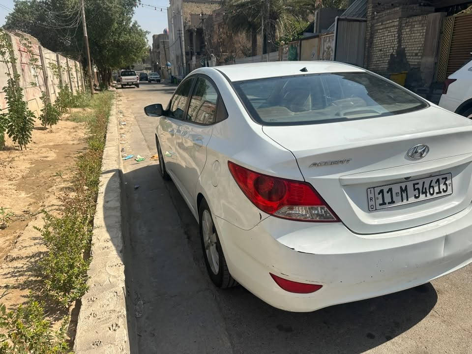 اكسنت • ٢٠١٥ • ماشيه ١٩٠٠٠٠