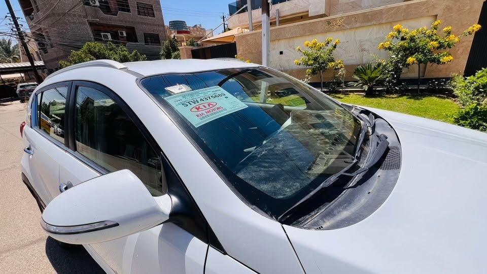 سبورتج خليجي موديل 15 
بيها نص باب وشويه 
واماكن بسيطة بارد
سيارة جاهزة بوجهك للشارع
رقم بغداد بأسمي
***********
السعر خاص او اتصال .📞

