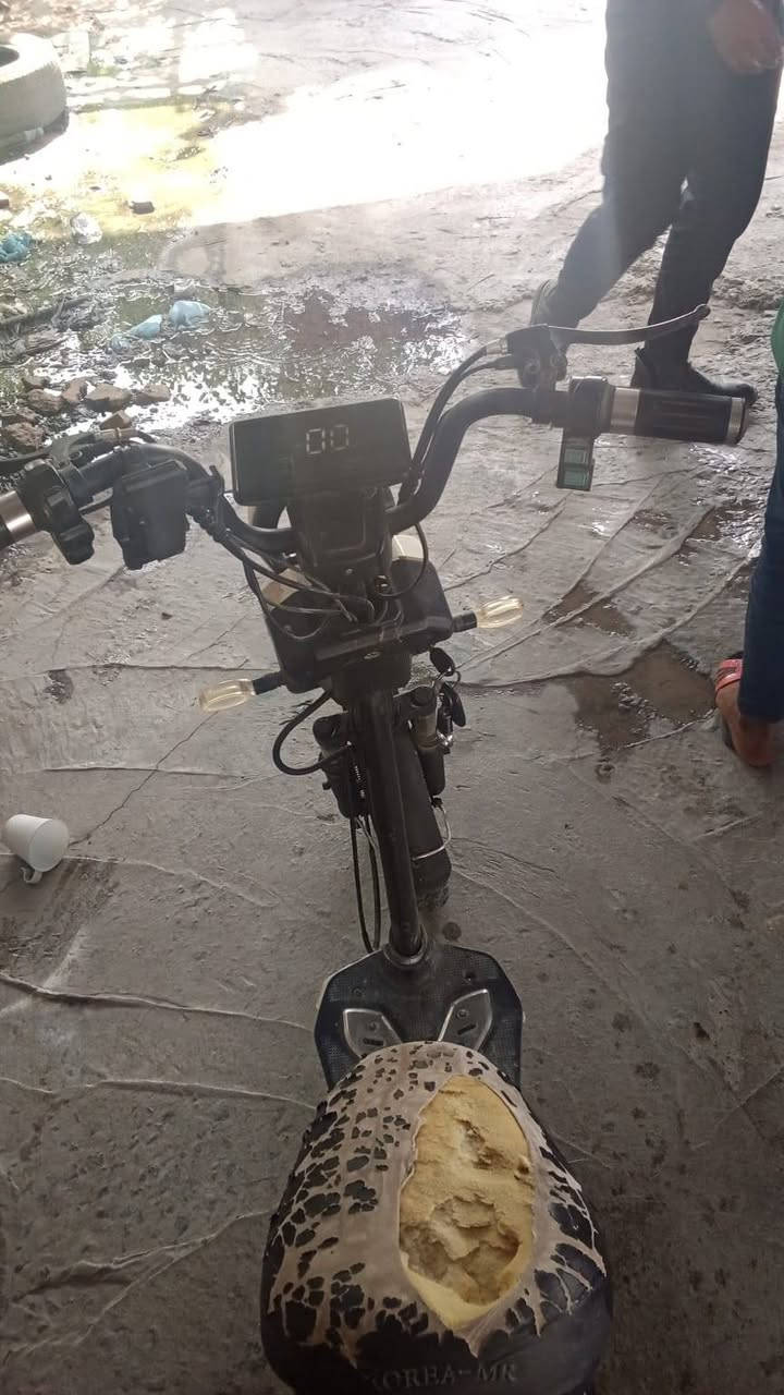 سلام عليكم باسكل شحن للبيع فقط تاير الخلفي بنجر الن متروك شغال نمر 4 باسكل حلو مابي شي كامل هوه وشاحنته مال طلاب 125وبي مجال شراي راسلني واتساب ***********
