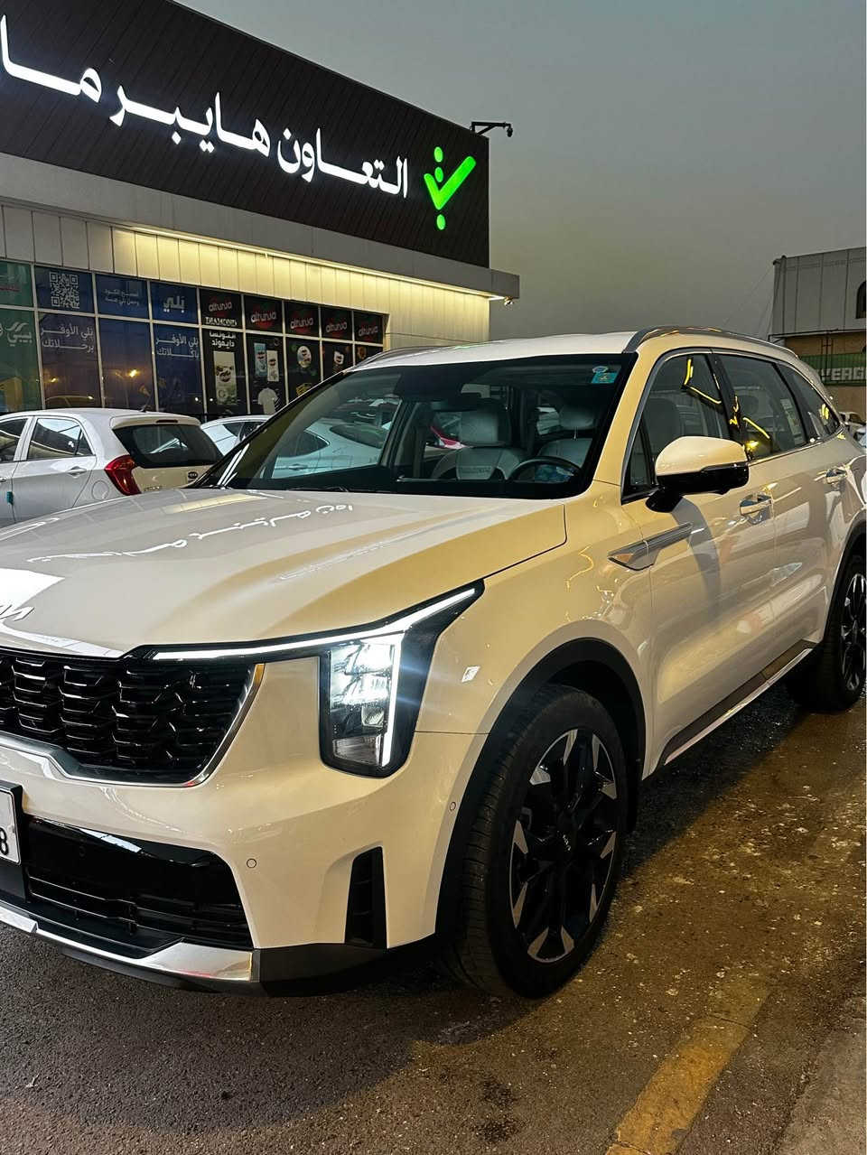 السلام عليكم 
سورنتو 2025
 مغلفة ppf
فول مواصفات 6 سلندر 
داتاشو كشنات كهربات 
جنطة كهرباء ويل 20
تتقدم وترجع بالبصمة
اربع كامرات 
العنوان شارع فلسطين 
*********** بغداد, العراق
