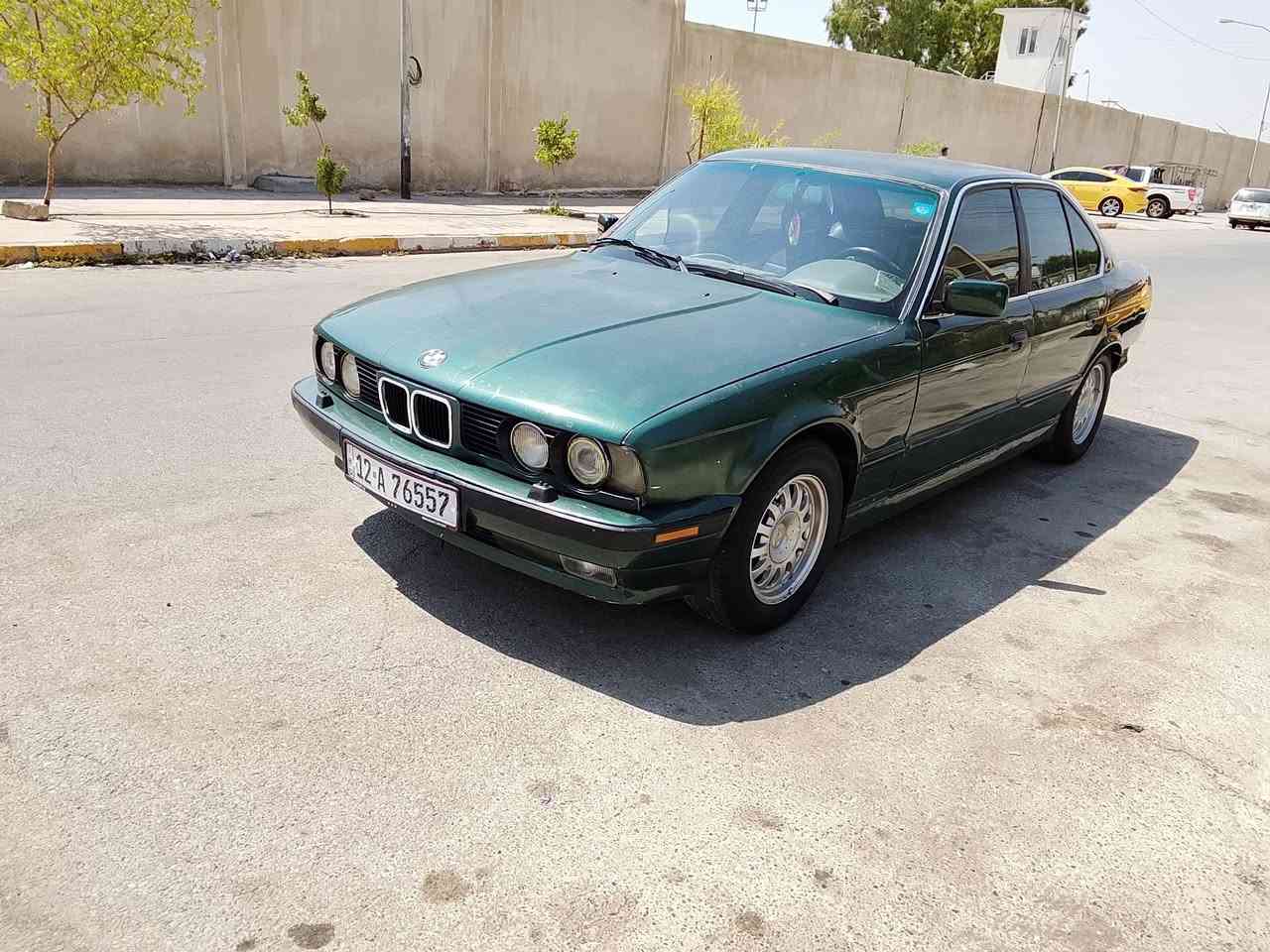 سلام علیکم بي ام للبيع موديل 1992  رقم نینوی جدید شرط التحويل محرك كبس و كير عادي شرط  تبرید شغال طخم تایات جدد بدون ضرر وبدون معجون شرط العنوان موصل حي عدن 
***********
***********
