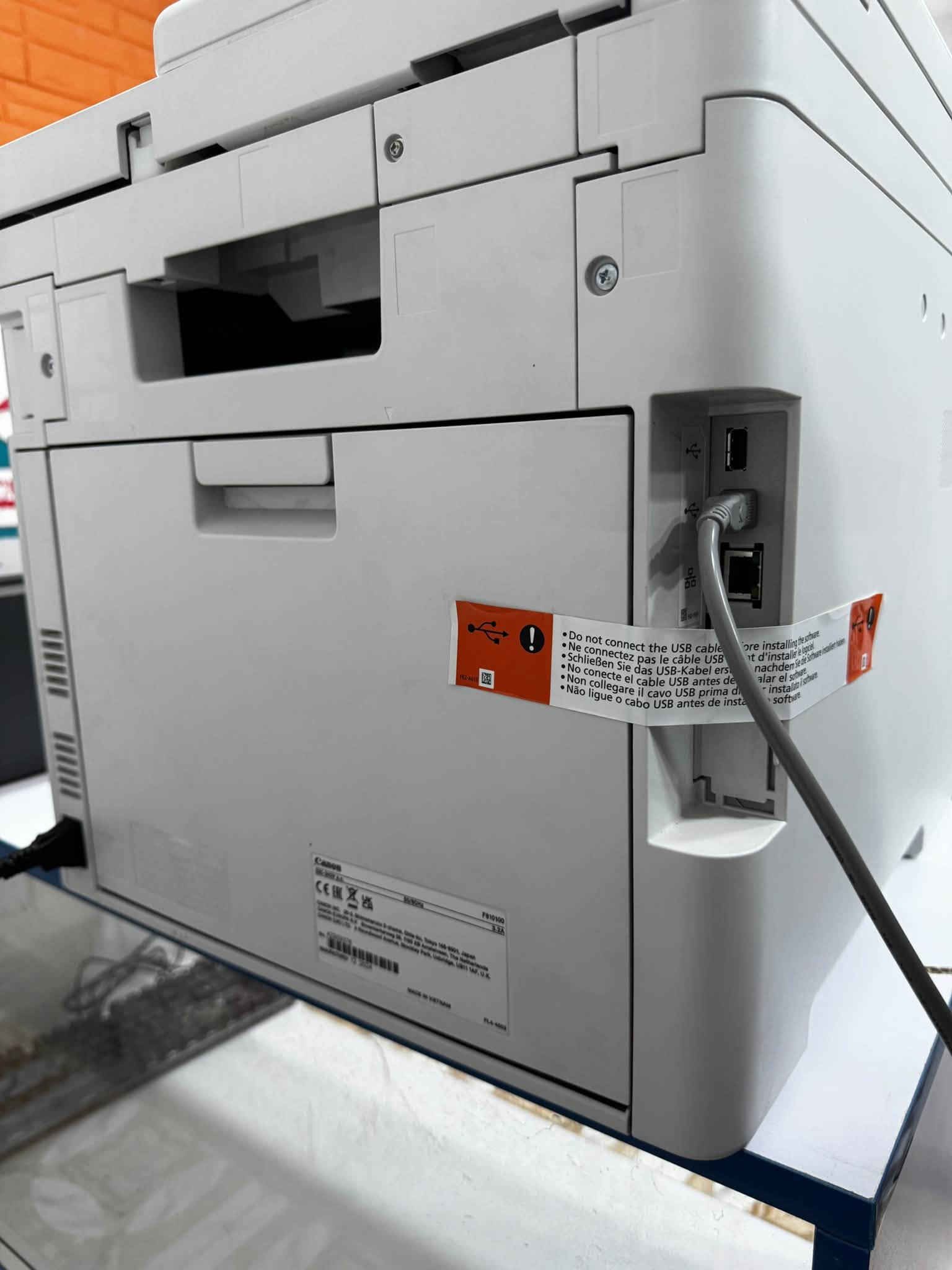 للبيع ♥️
طابعةليزر موديل Canon i-SENSYS MF752 Cdw 
ملونة بحالة الزيرو شبه جديدة طابعة متكاملة احترافية ماخذها قبل اشهر قليلة واستخدامها خفيف جدًا زيرو وبحالة الشركة وغنية عن التعريف 
سبب البيع 
محتاج اطور شغلي وانتقل الى طابعة تطبع ورق A3 لتلبية متطلبات مطبوعات بمقاس اكبر الطابعة ما بيها اي عيب او مشكلة وجاهزة للفحص والمعاينة 
سعرها 600 وقابل للتفاوض للجادين
للتواصل والاستفسار: ***********
