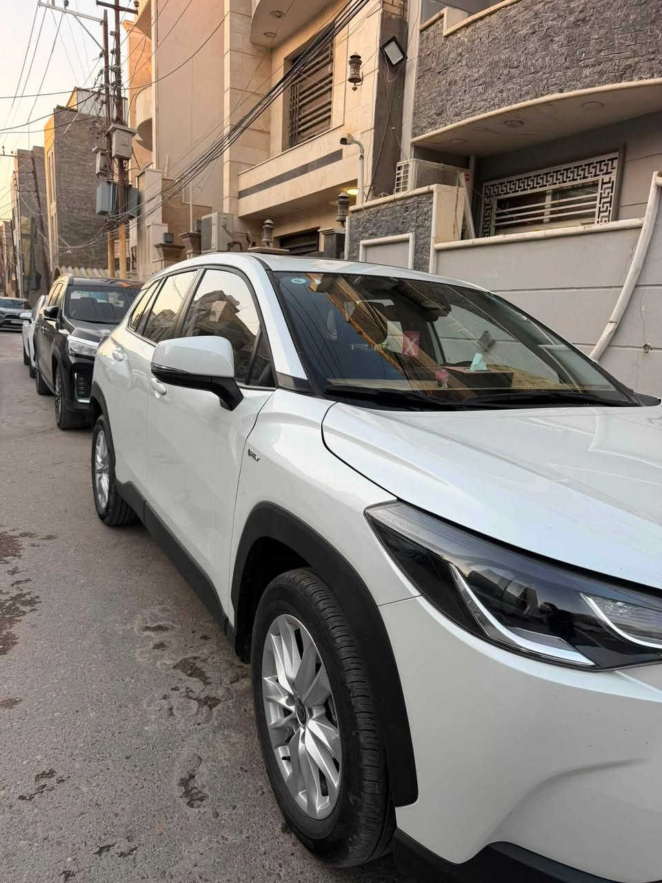 السلام عليكم 

كورلا كروس 2025 هايبرد مكفولة من الصبغ والبارد والBDR فقط رصعات خفيفة 

مواصفتها معروفة بصمة ودخول ذكي وفتحه سقف وتحديد مسار والخ…. 

السيارة ماشية ٣١ الف مكانها بغداد الكرخ 

السعر 27 مليون و300 الف مجالها بسيط حك جيتك

تواصل ***********
